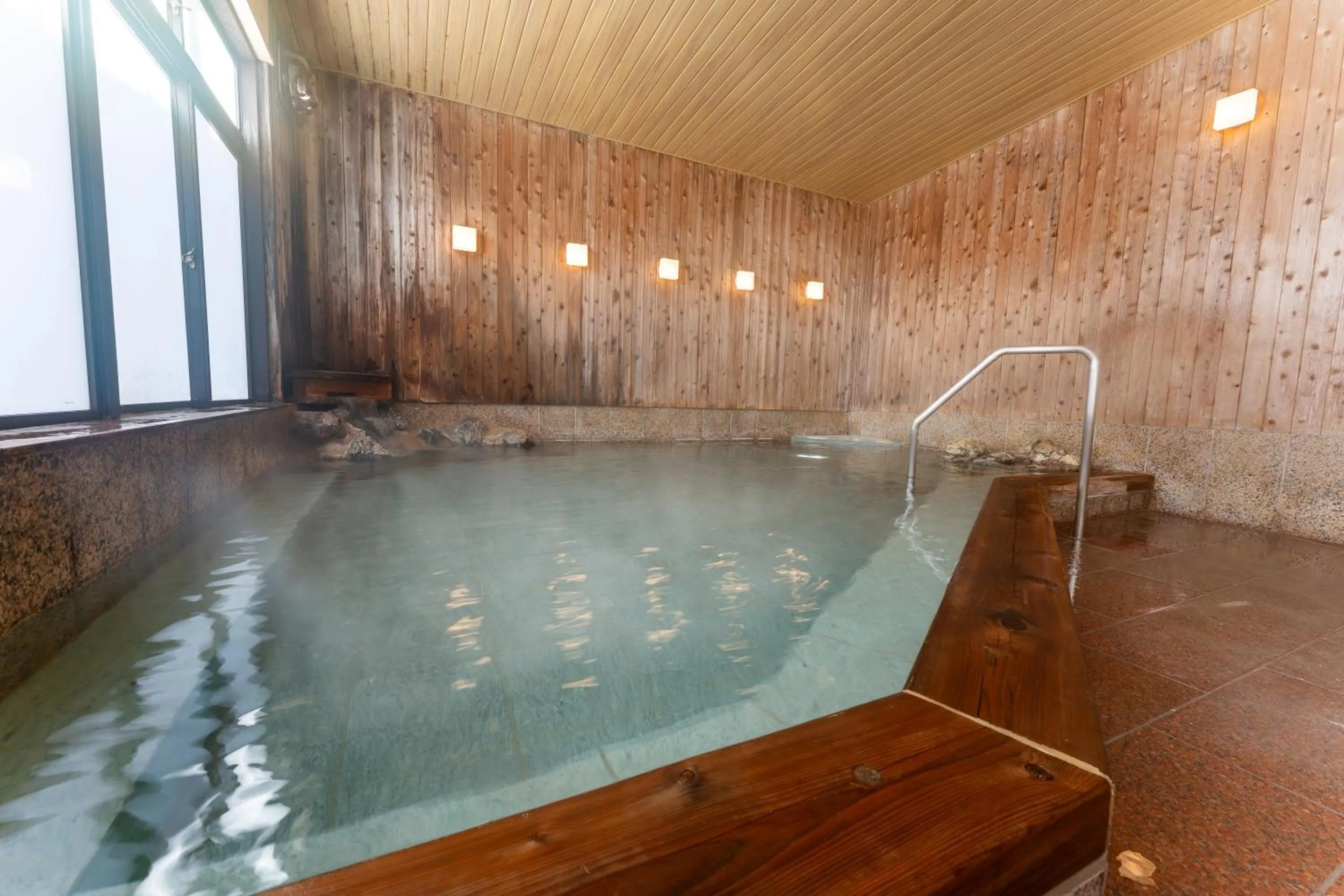 Hot Spring Bath in KAMENOI HOTEL Kusatsu Yubatake