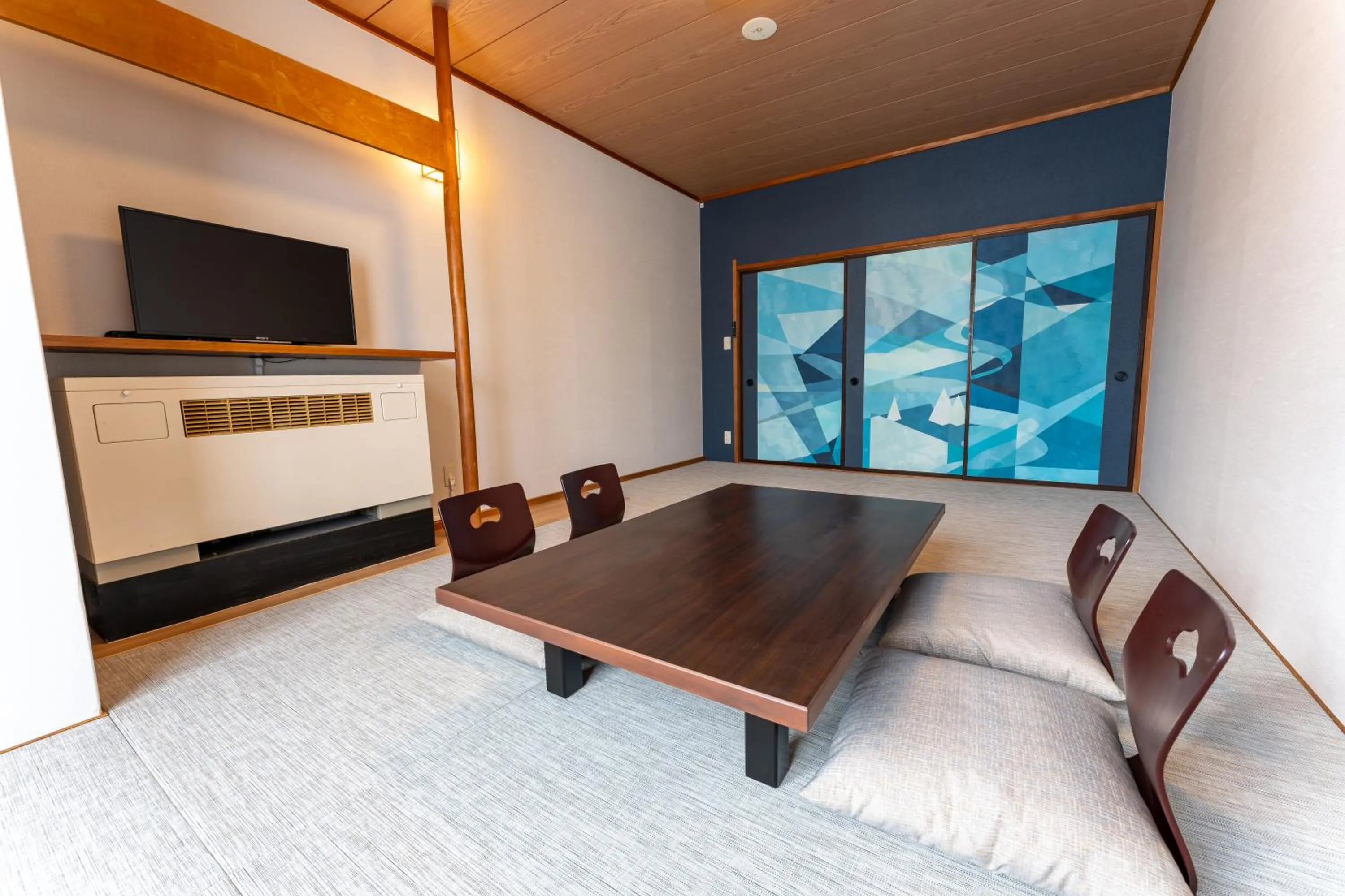 Photo of the whole room, Bed in KAMENOI HOTEL Kusatsu Yubatake
