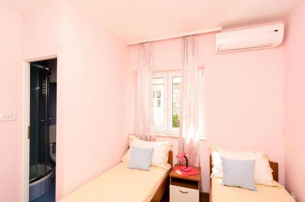 Double Room in Guest House Ćuk