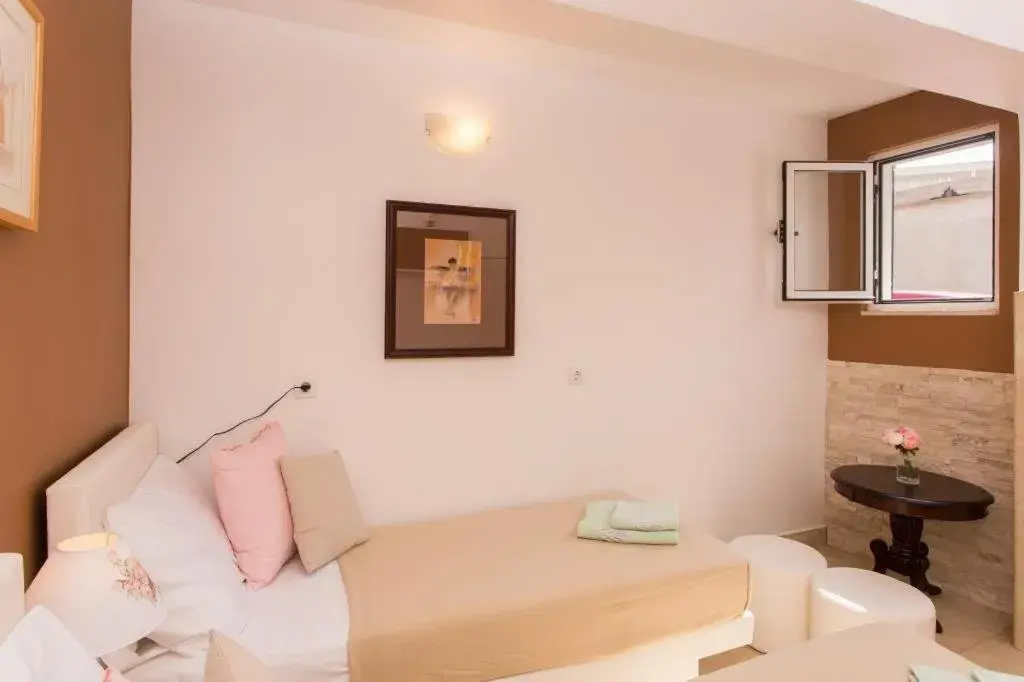 Twin Room in Guest House Ćuk Twin Room in Guest House Ćuk