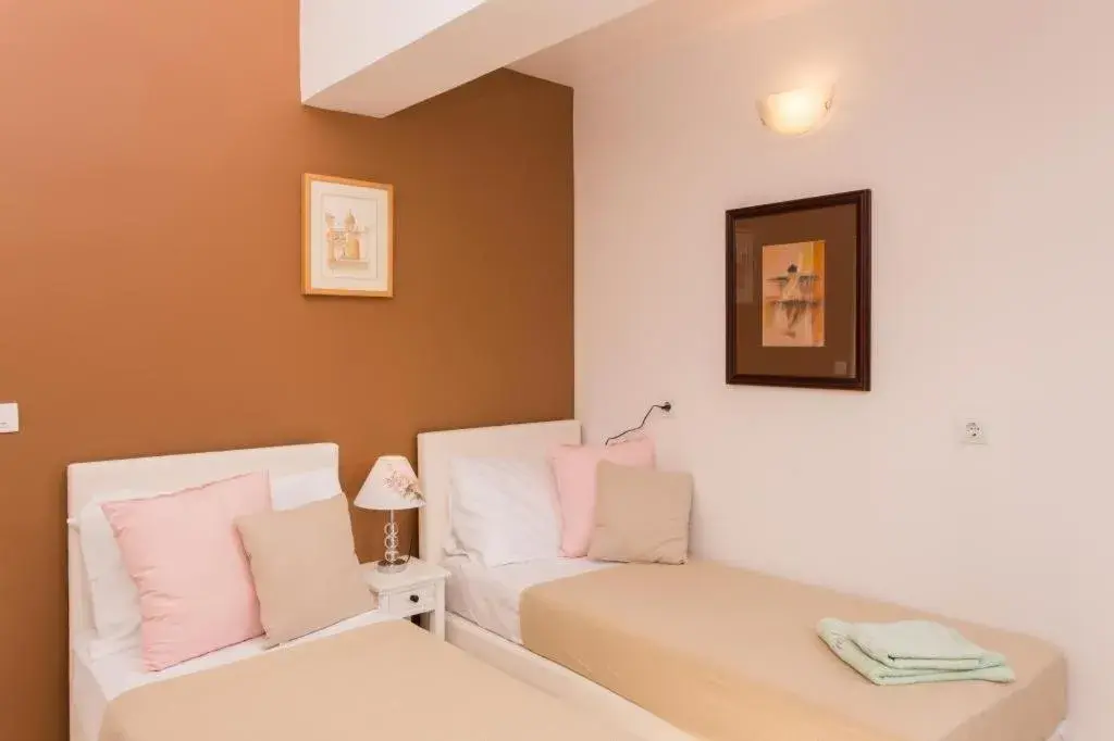 Twin Room in Guest House Ćuk Twin Room in Guest House Ćuk