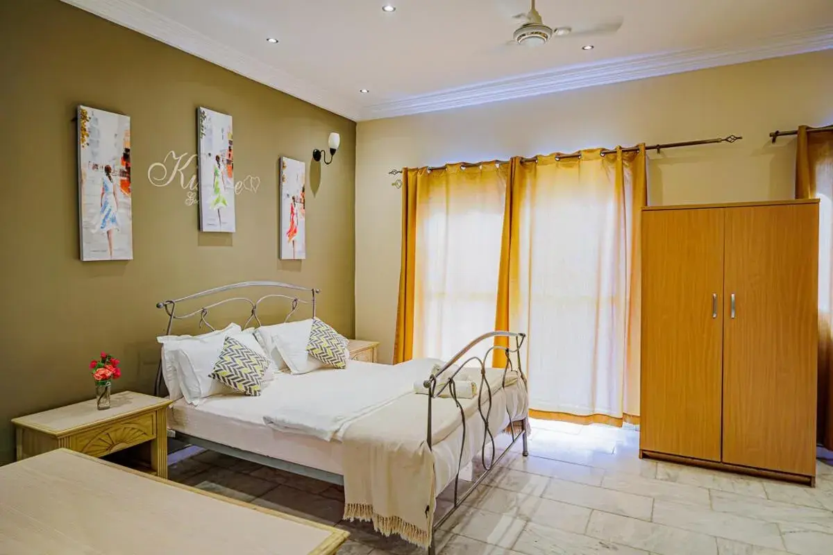 Deluxe Double Room with Partial Sea View in Ocean Villa Heights Deluxe Double Room with Partial Sea View in Ocean Villa Heights