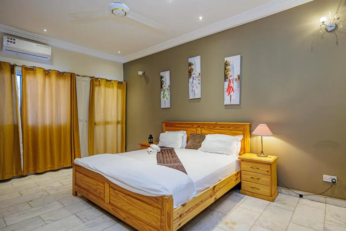 Bedroom, Bed in Ocean Villa Heights