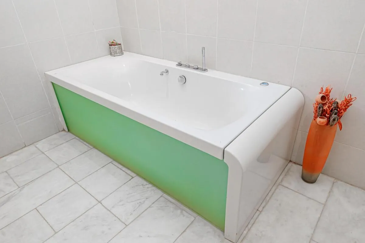 Bath in Ocean Villa Heights