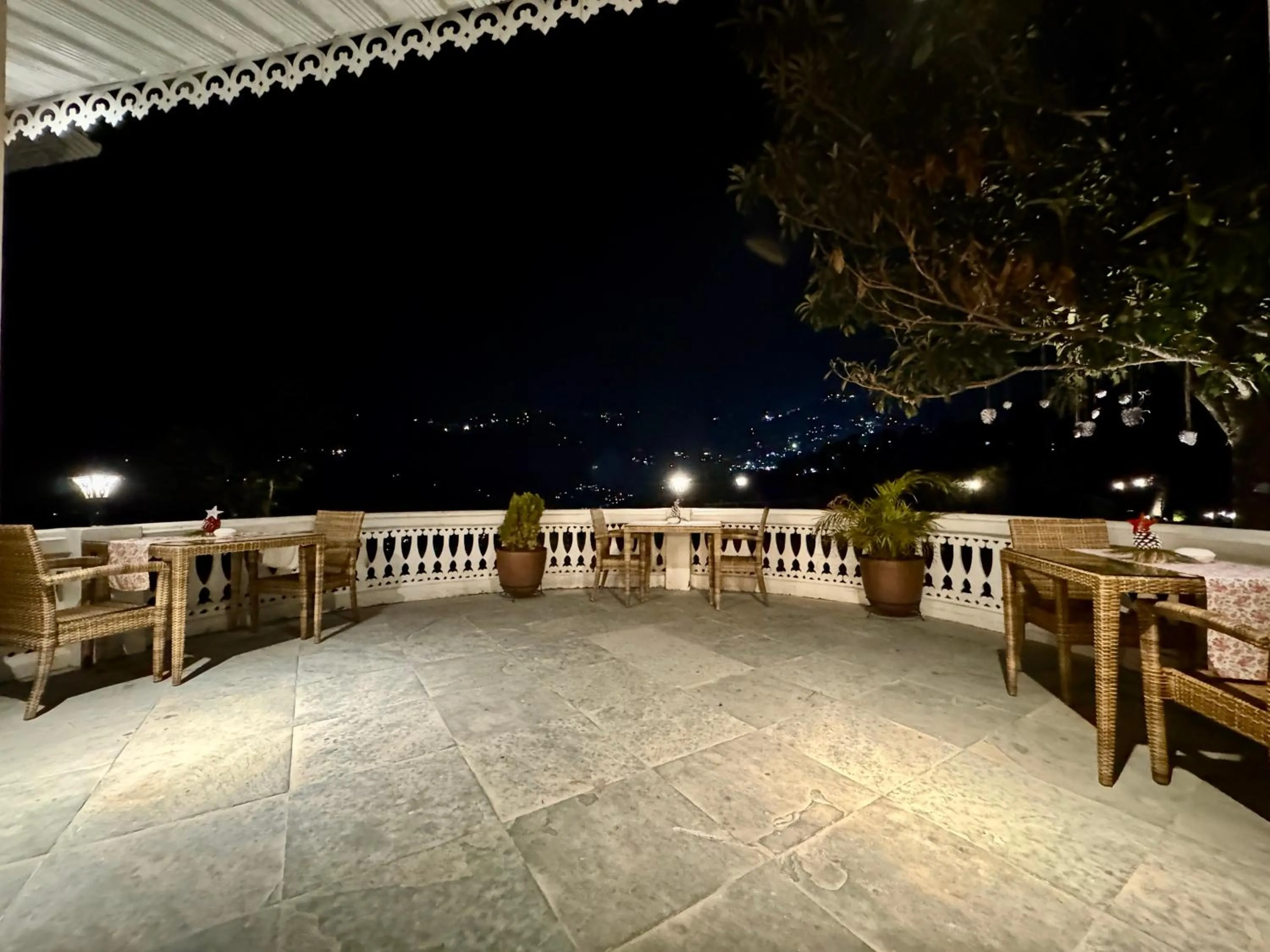 Restaurant/places to eat, Balcony/Terrace in Brij Anayra Dharamshala - A Himalayan Luxury Retreat