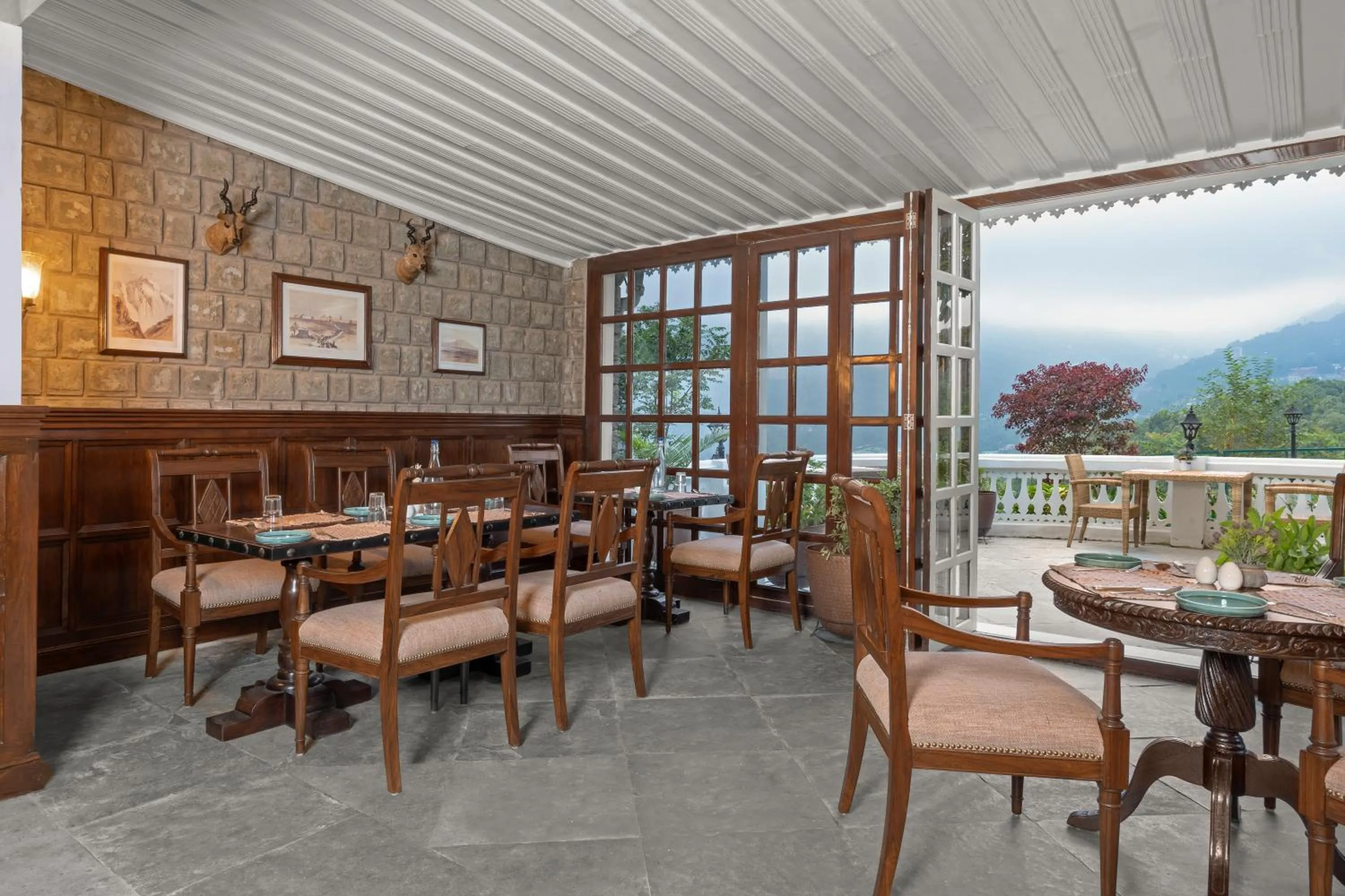 Restaurant/Places to Eat in Brij Anayra Dharamshala - A Himalayan Luxury Retreat
