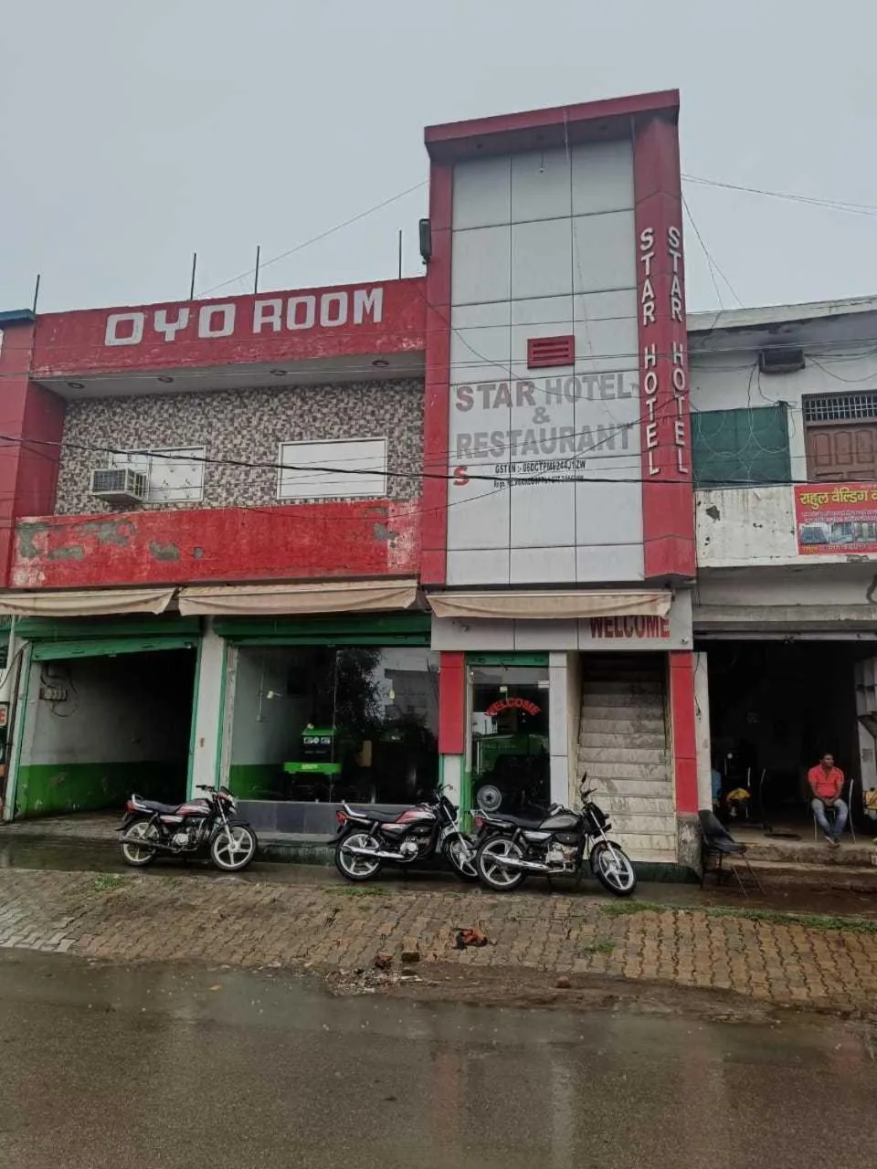 Facade/entrance in Hotel O POP Star Hotel And Restaurant