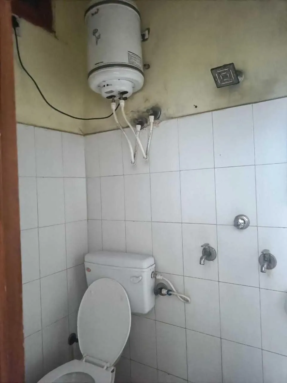 Bathroom in Hotel O POP Star Hotel And Restaurant