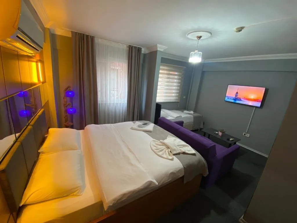 Bed in Kadıköy Linda Hotel