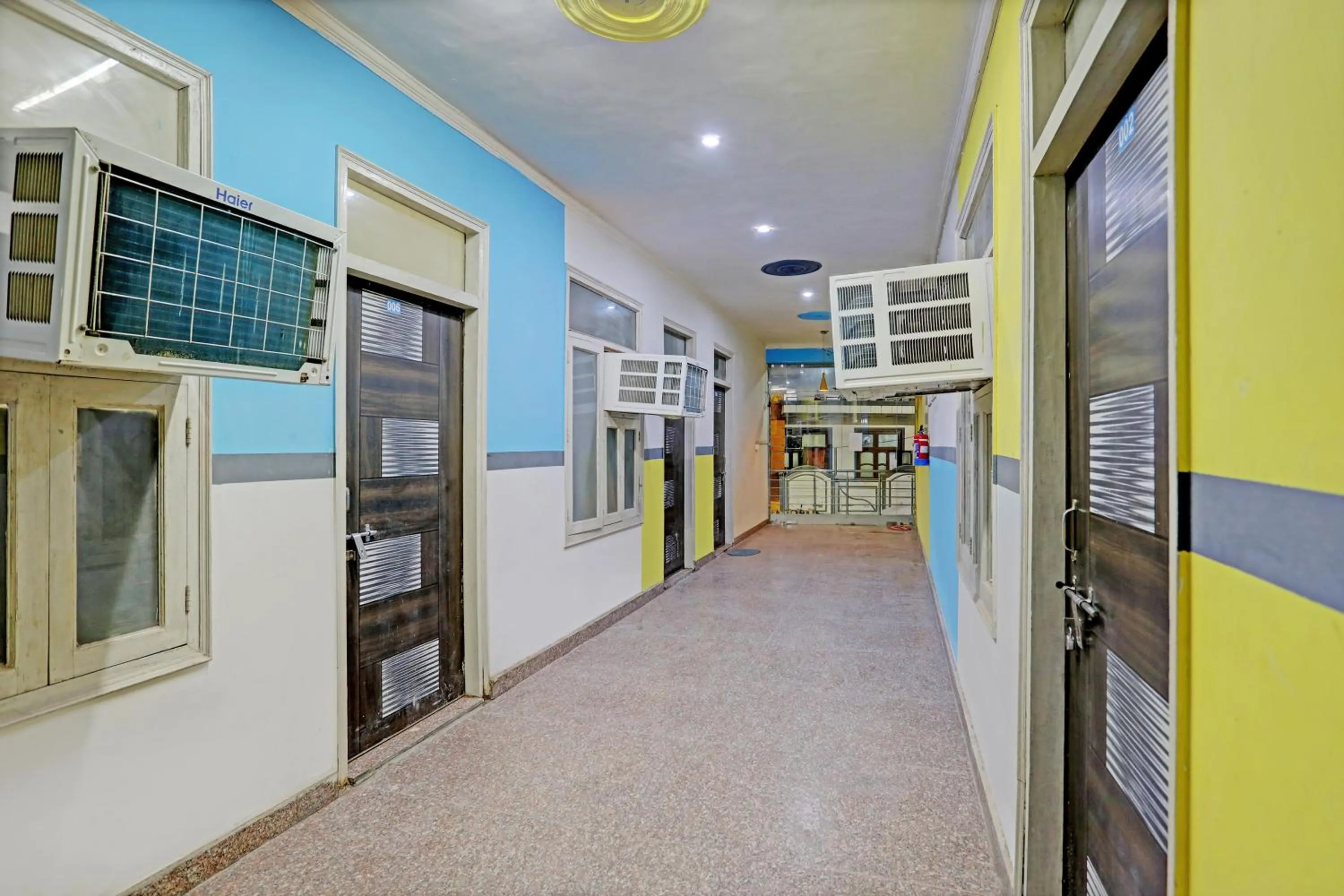 Lobby or reception in Hotel O Wamson Alpha Co living Stays