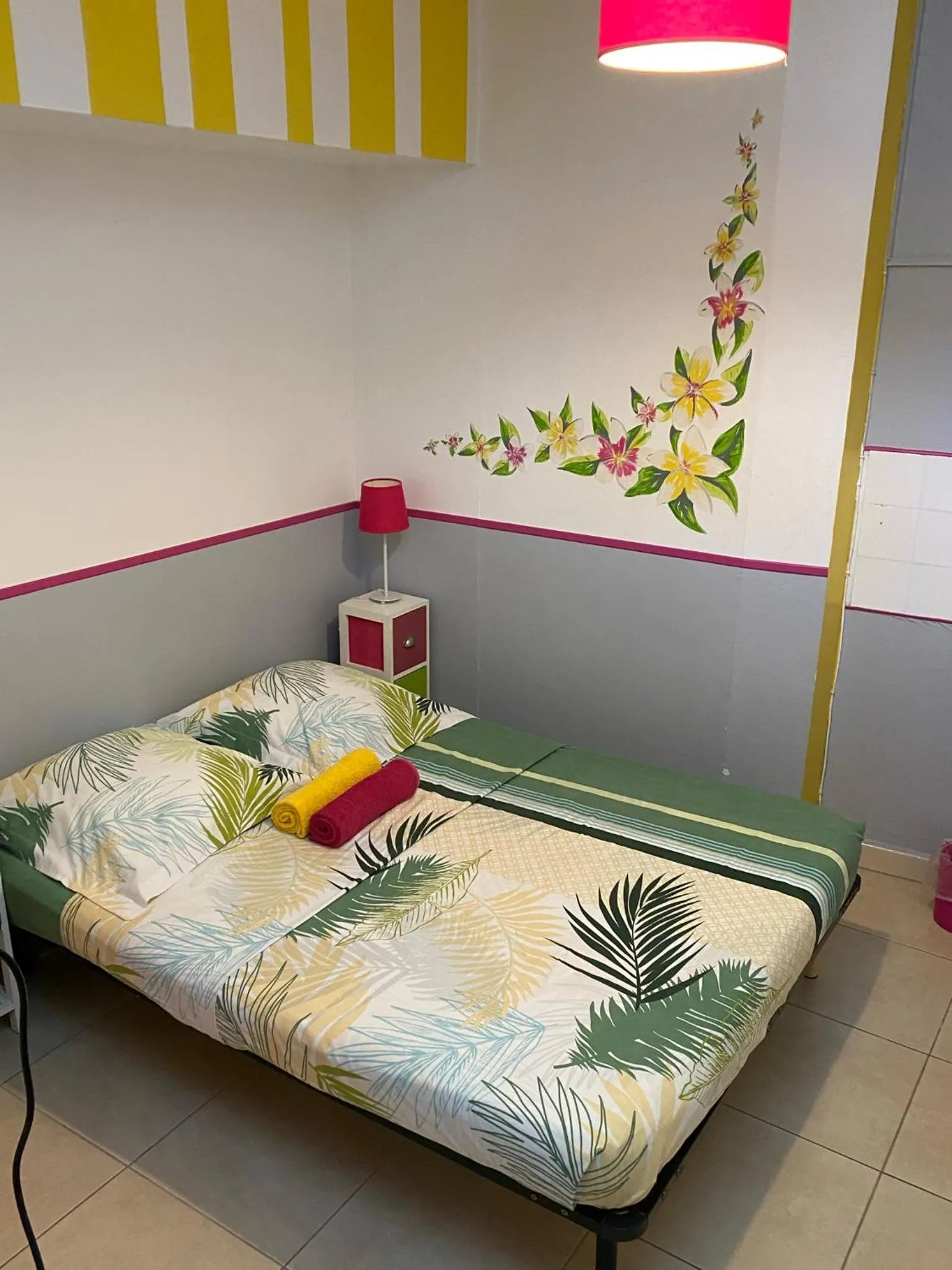 air conditioner, Bed in Hotel De la Plage