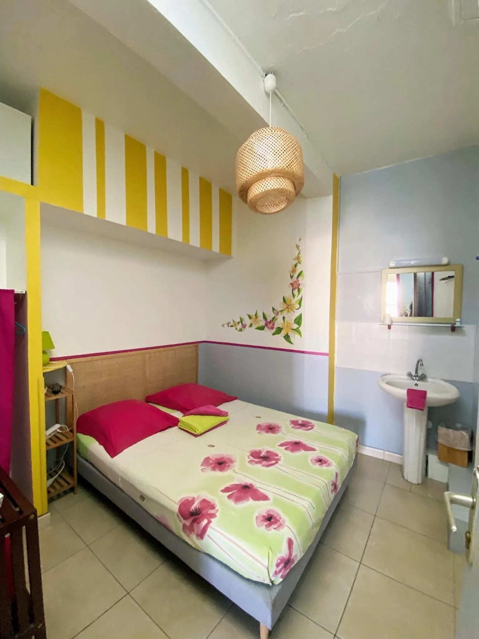 Photo of the whole room, Bed in Hotel De la Plage