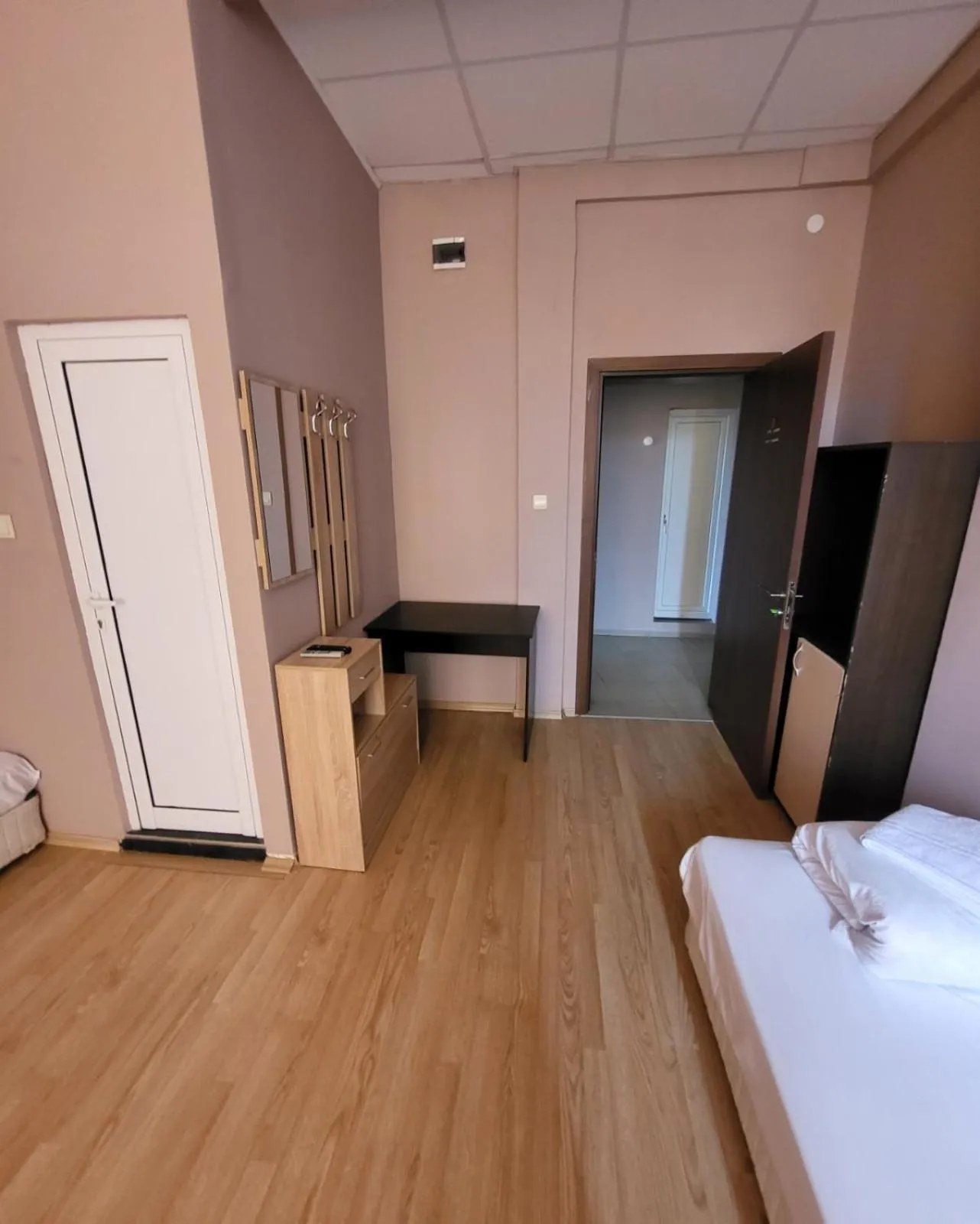 Photo of the whole room, Bed in Provans famili hotel