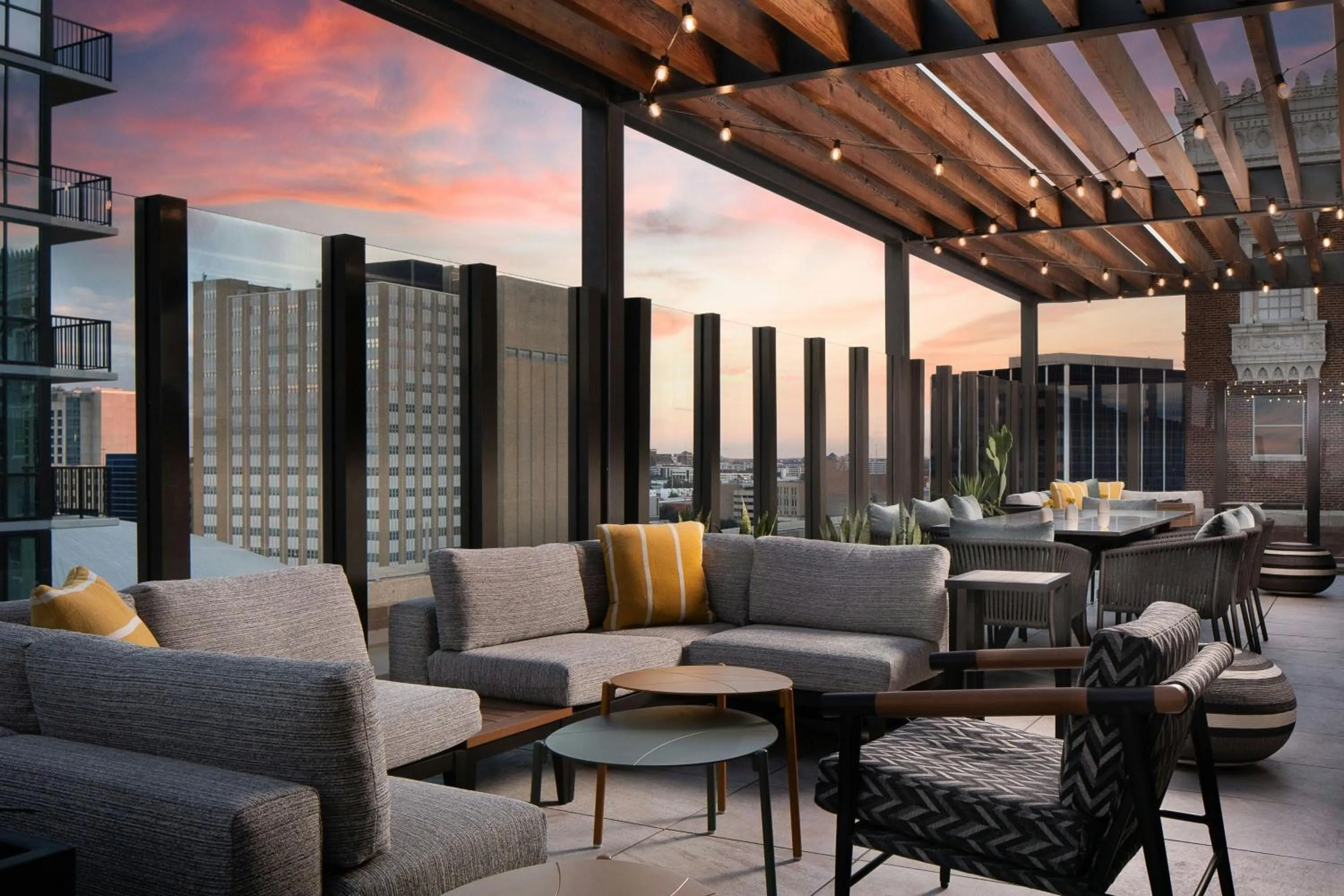 Restaurant/places to eat in Le Meridien Fort Worth Downtown