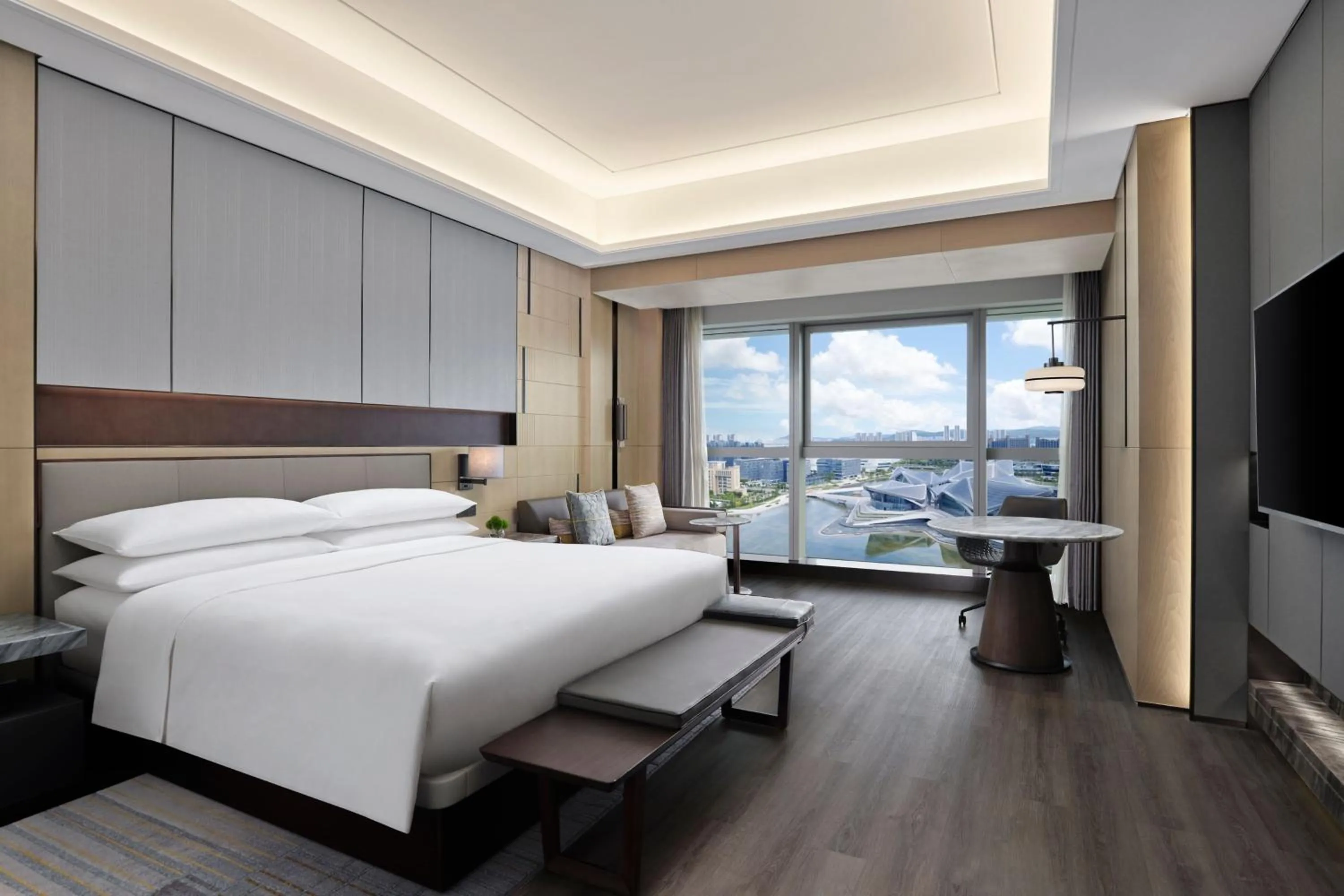 Photo of the whole room, Bed in Zhuhai Marriott Hotel Jinwan