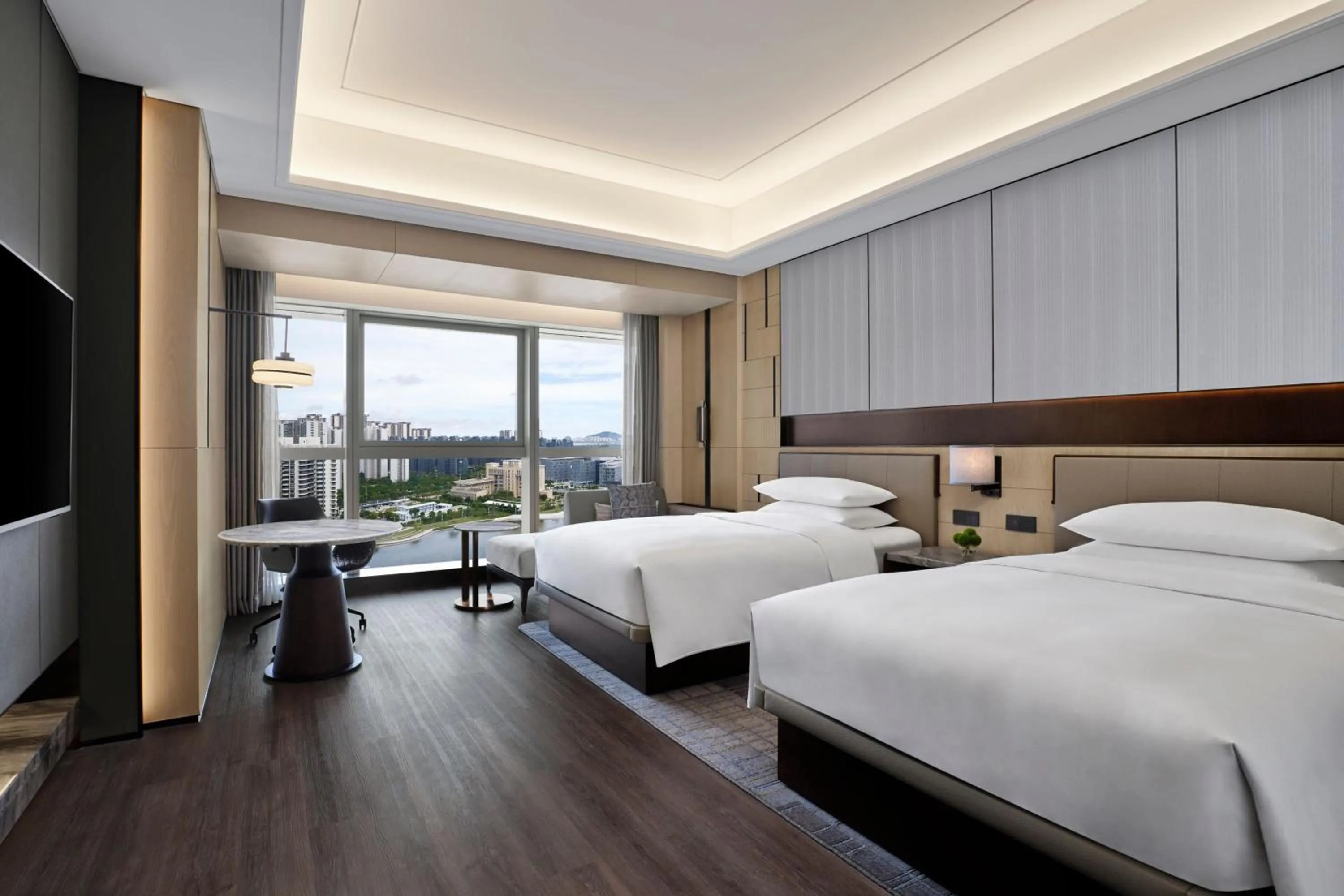 Photo of the whole room, Bed in Zhuhai Marriott Hotel Jinwan