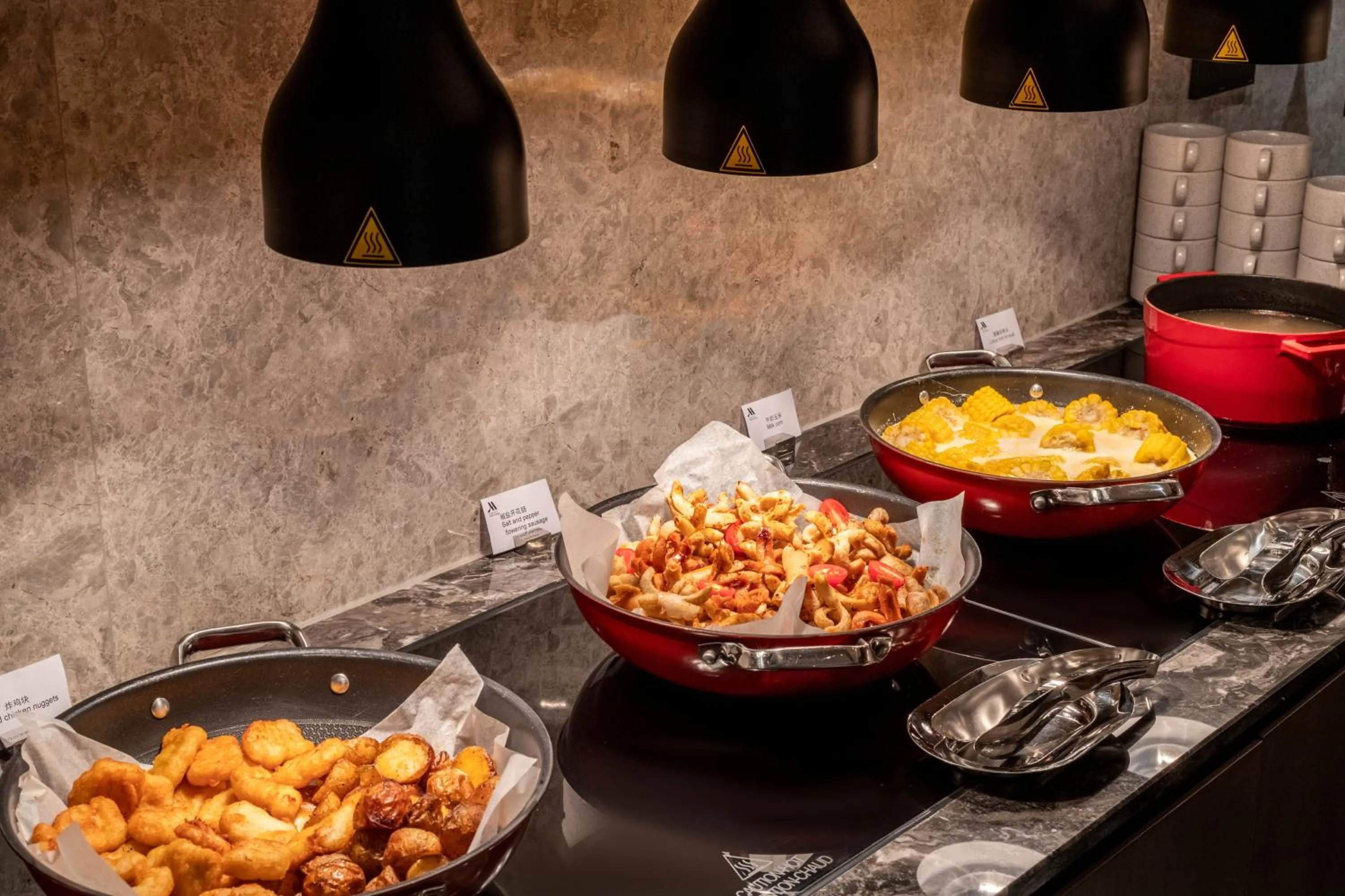 Food and drinks in Zhuhai Marriott Hotel Jinwan