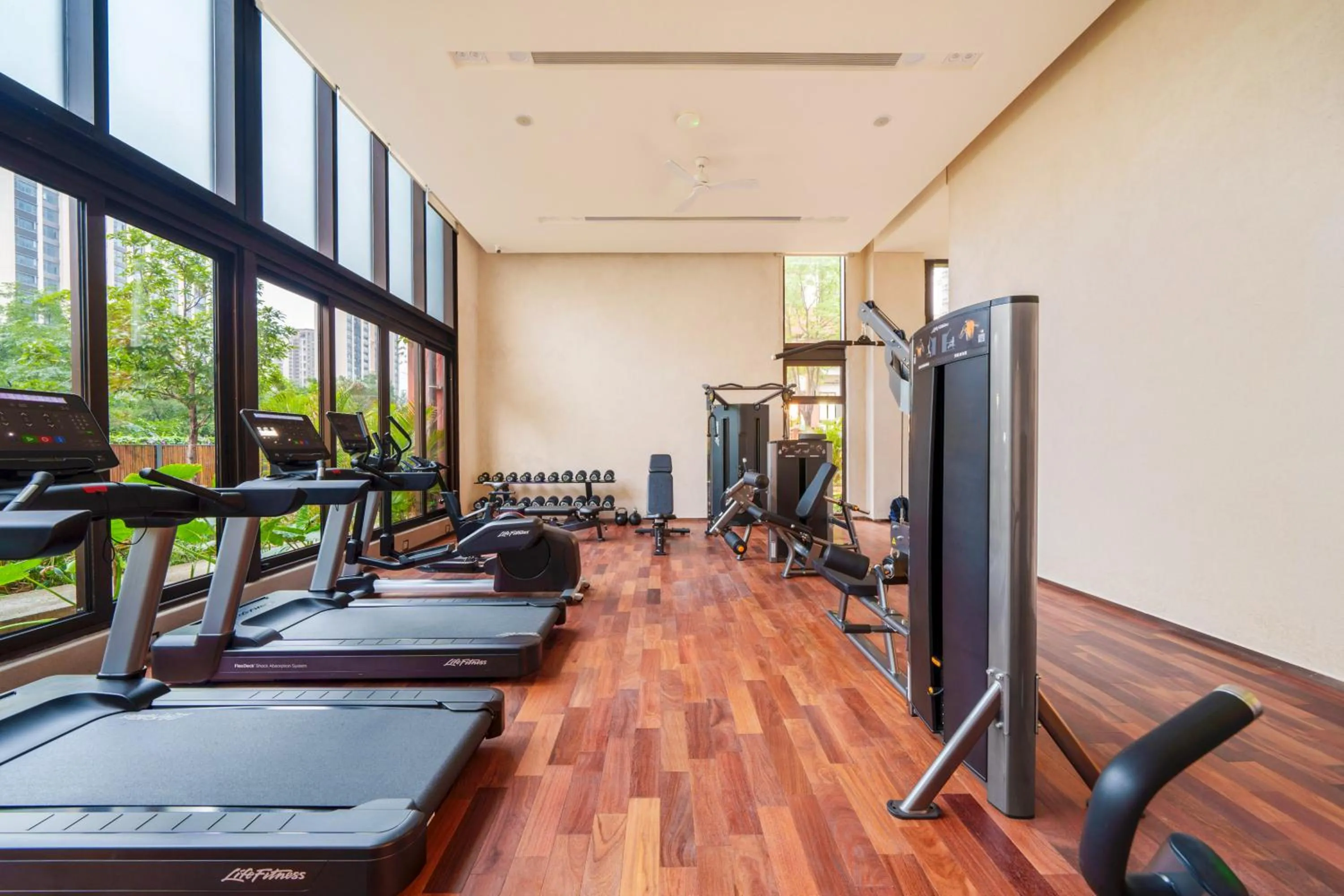 Fitness centre/facilities in Wutong Hotel Apartment Bao'an Center
