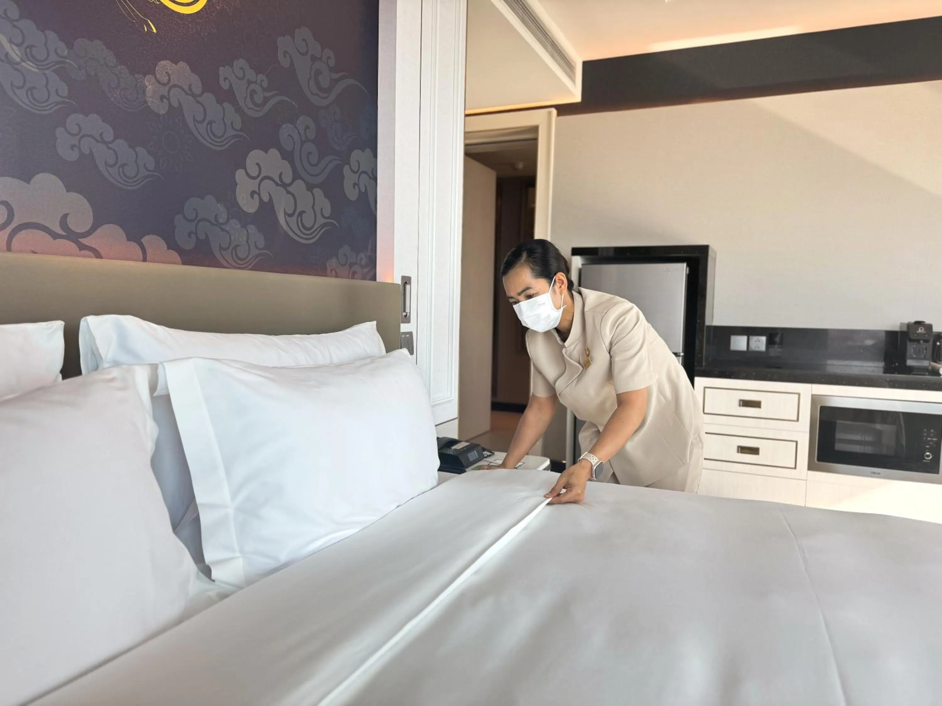 Staff, Bed in Grande Centre Point Surawong Bangkok