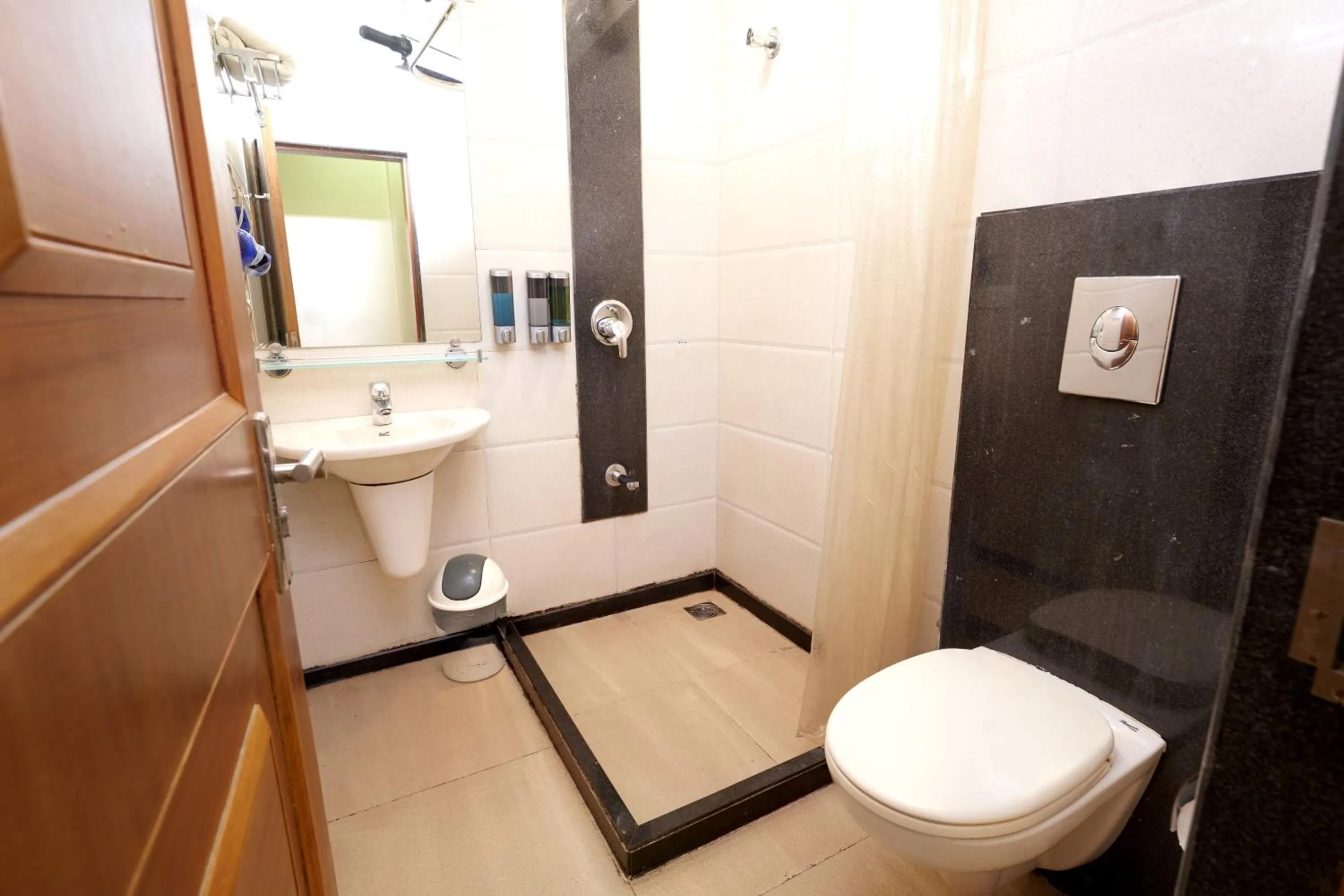 Shower in Hotel Prestige, Mangalore