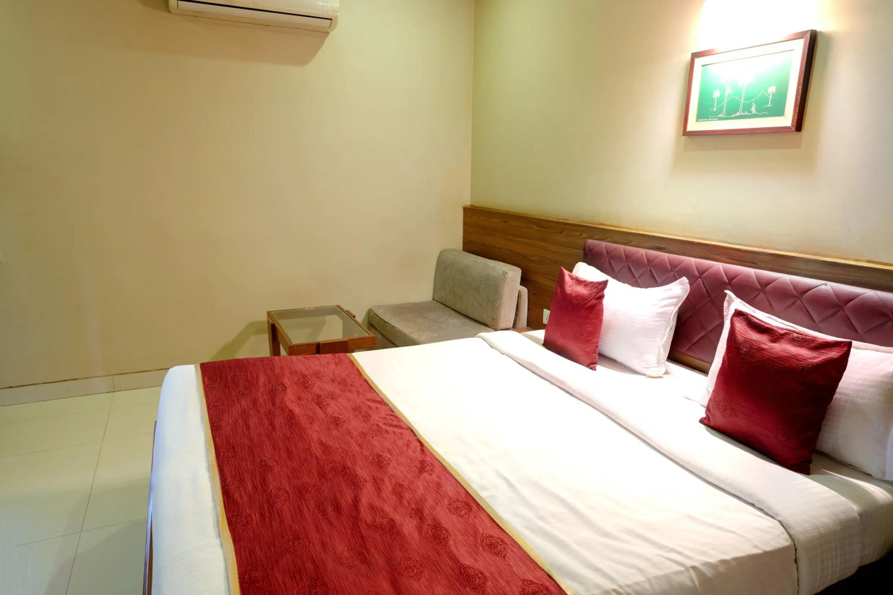 Bed in Hotel Prestige, Mangalore