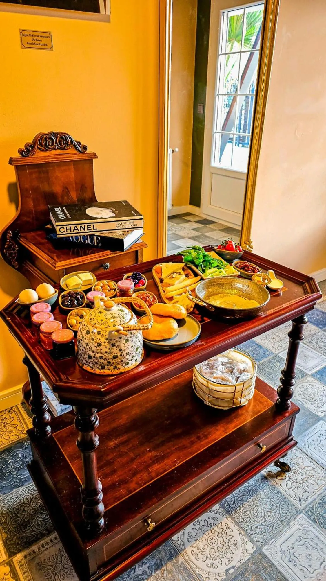 Food and drinks in Portofino Urla Boutique Hotel