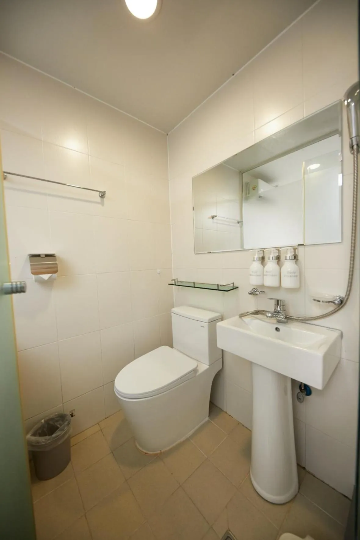 Bathroom in 123 Hostel