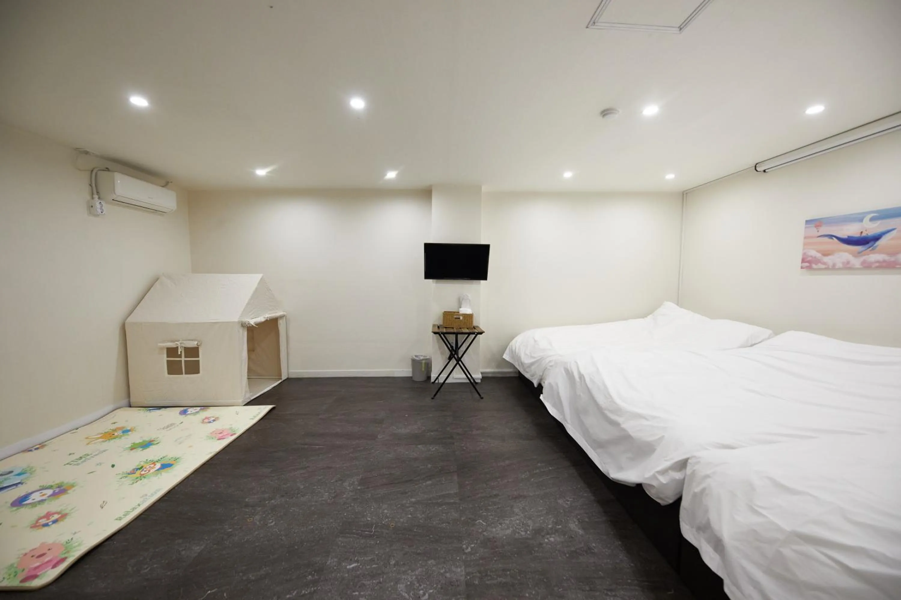 Decorative detail in 123 Hostel