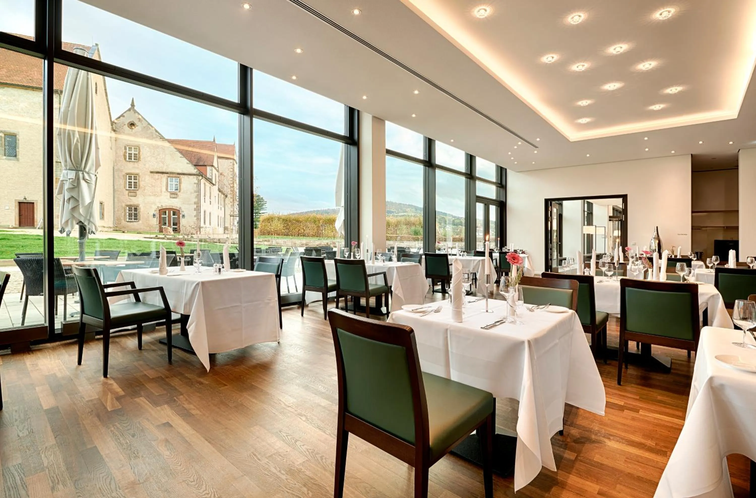 Restaurant/places to eat in Boardinghouse My Maison