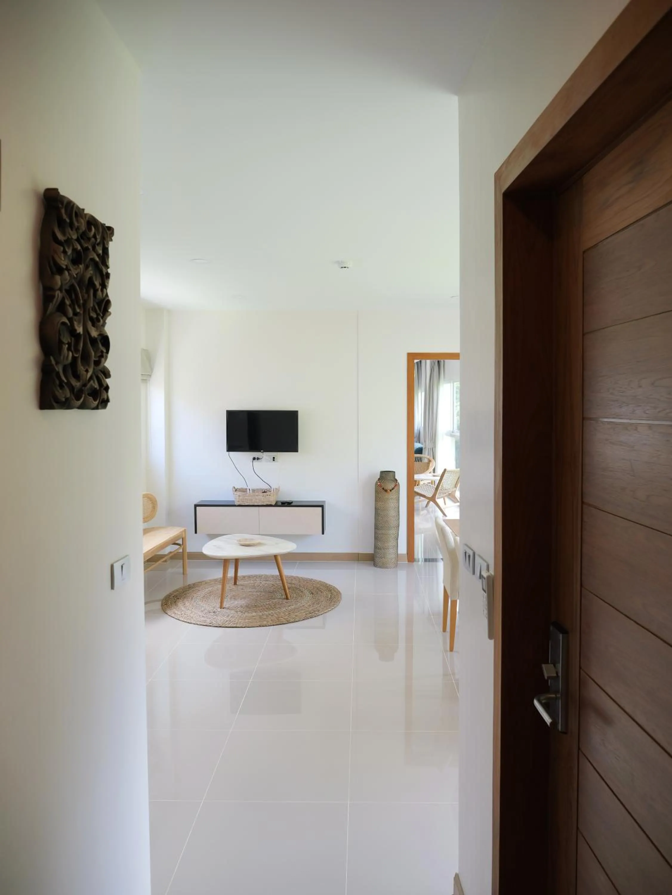 TV and multimedia in Karon beach apartment & sea view pool