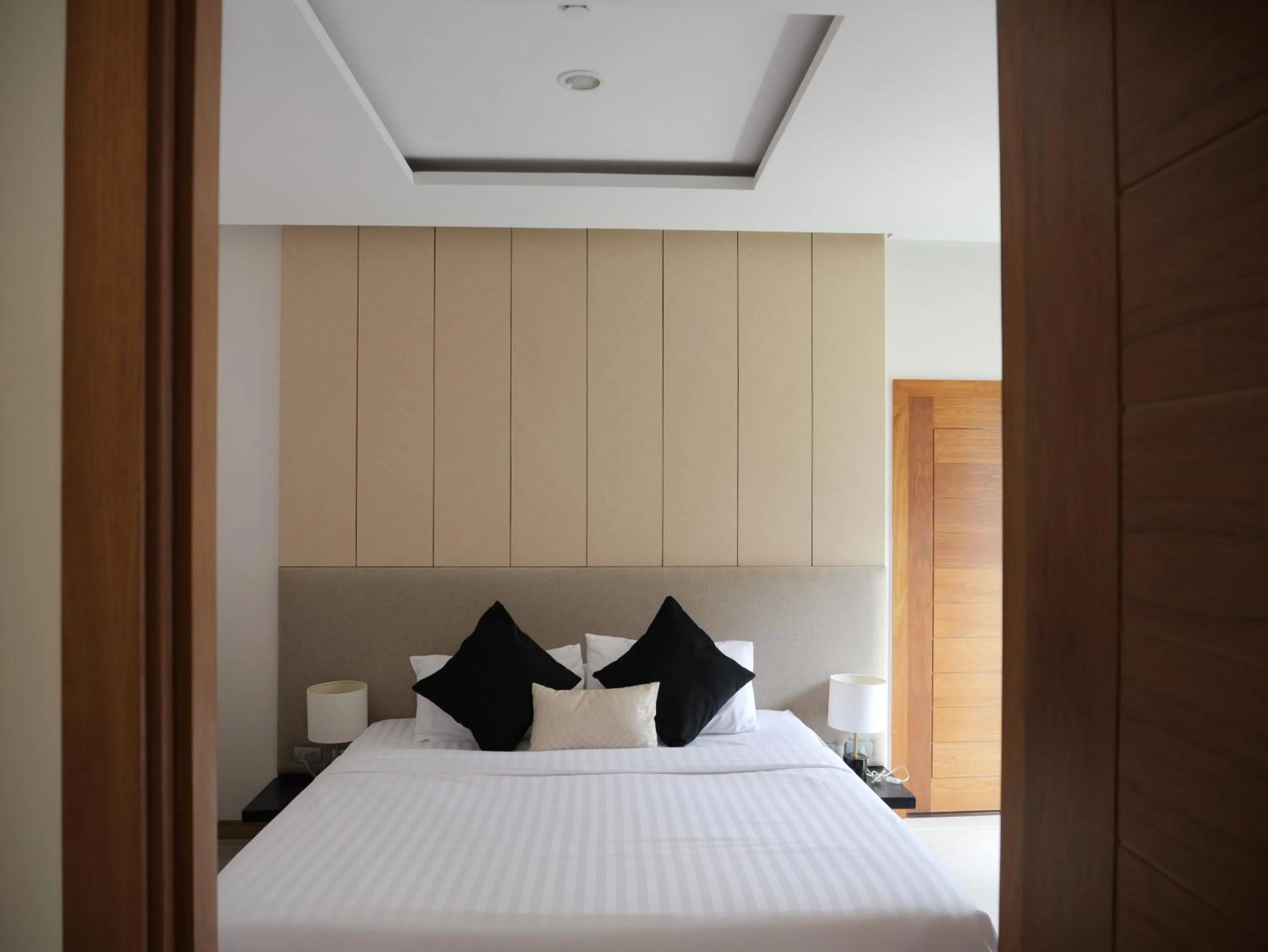 Bedroom, Bed in Karon beach apartment & sea view pool