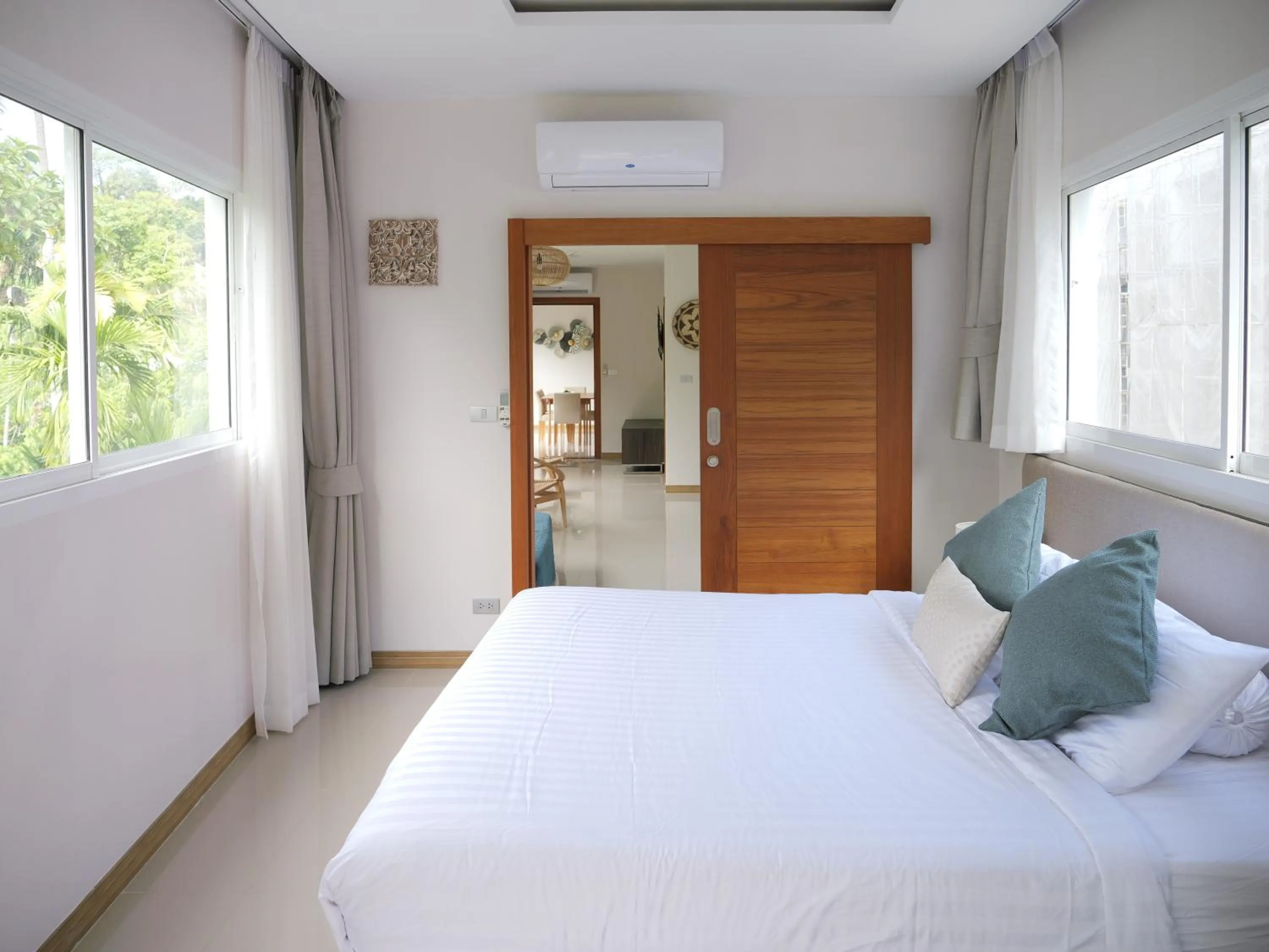 Bedroom, Bed in Karon beach apartment & sea view pool