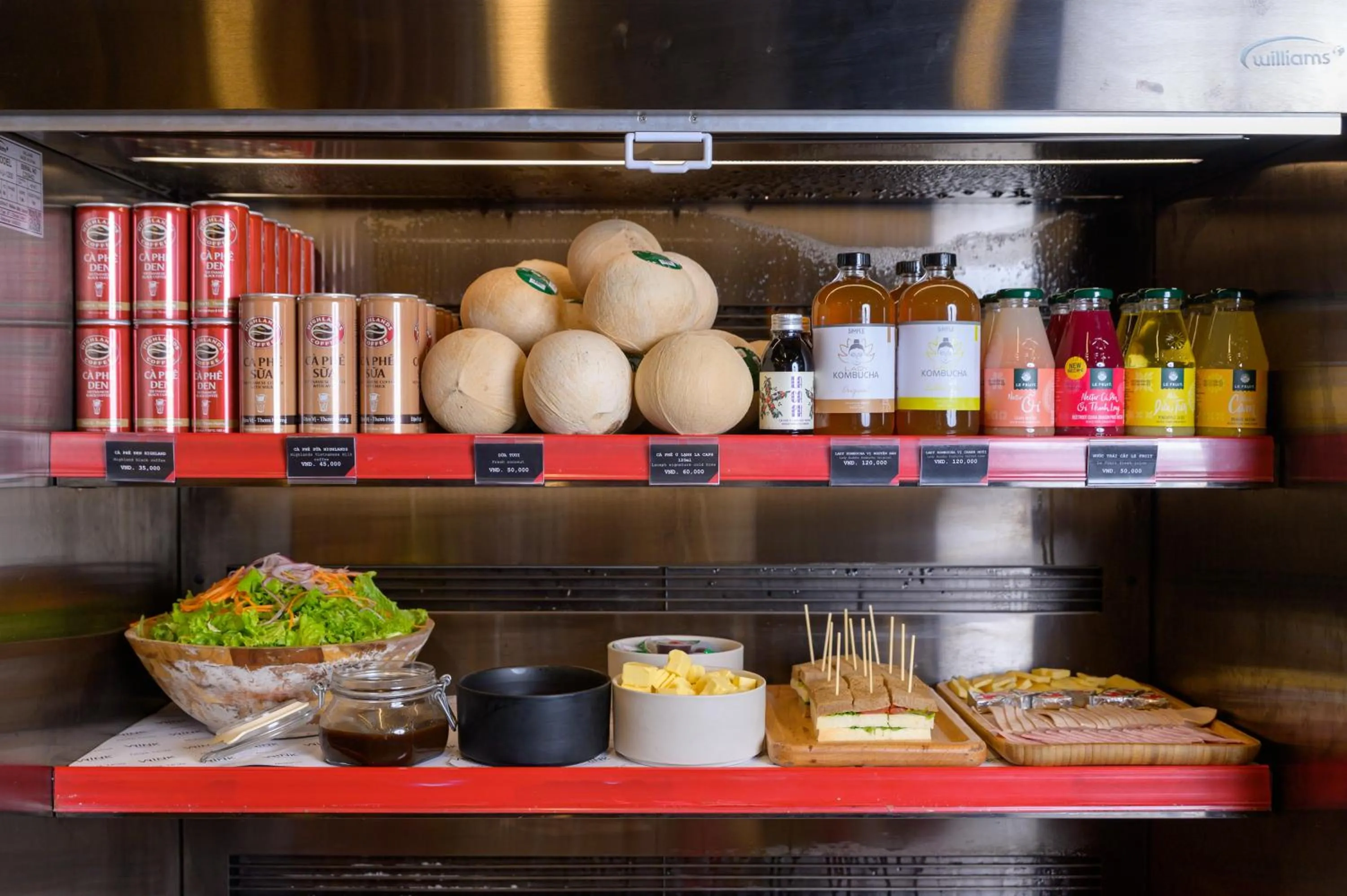 Food and drinks in Wink Tuy Hoa Beach, Unscripted by Hyatt