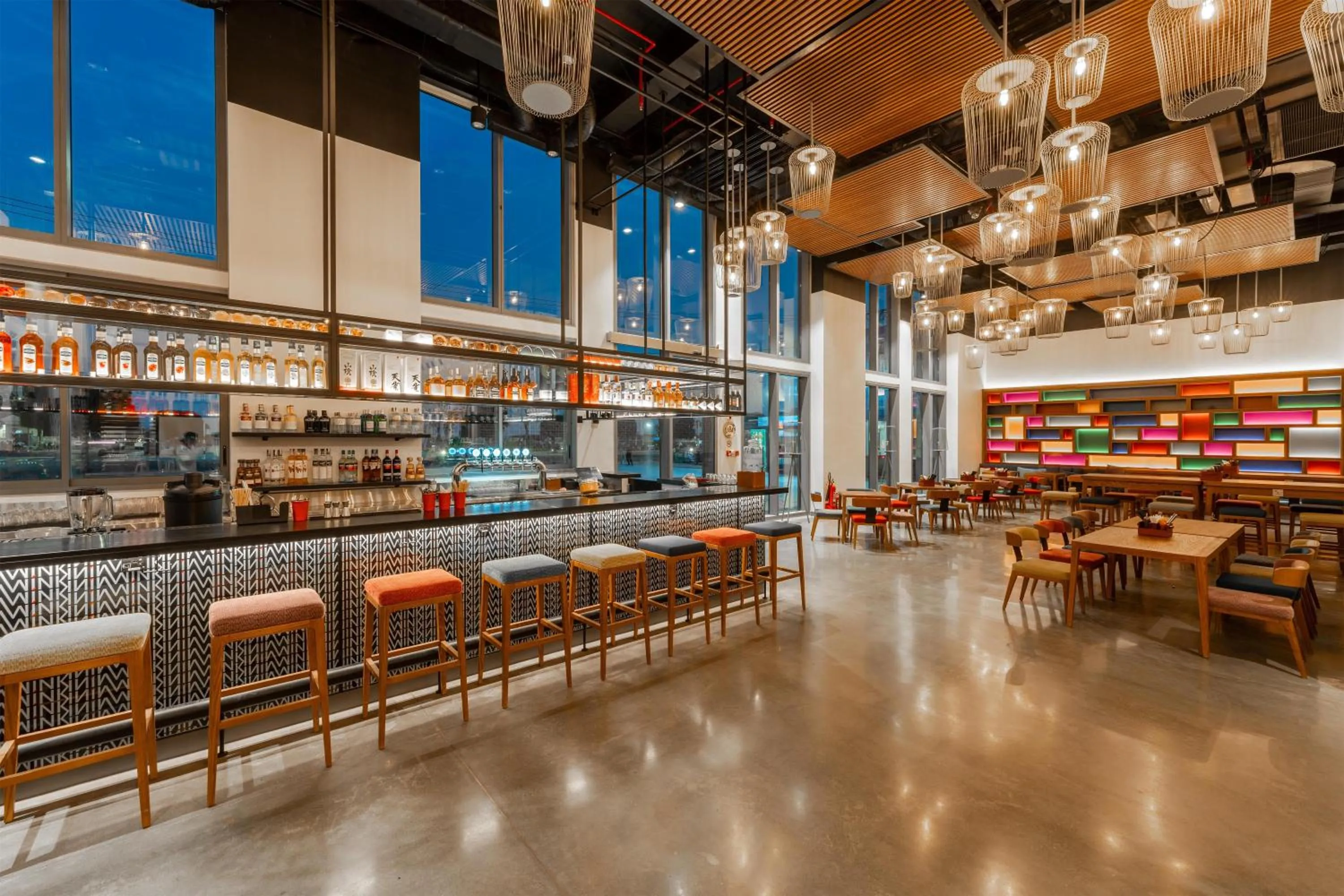 Lounge or bar in Wink Tuy Hoa Beach, Unscripted by Hyatt - 24 Hours stay