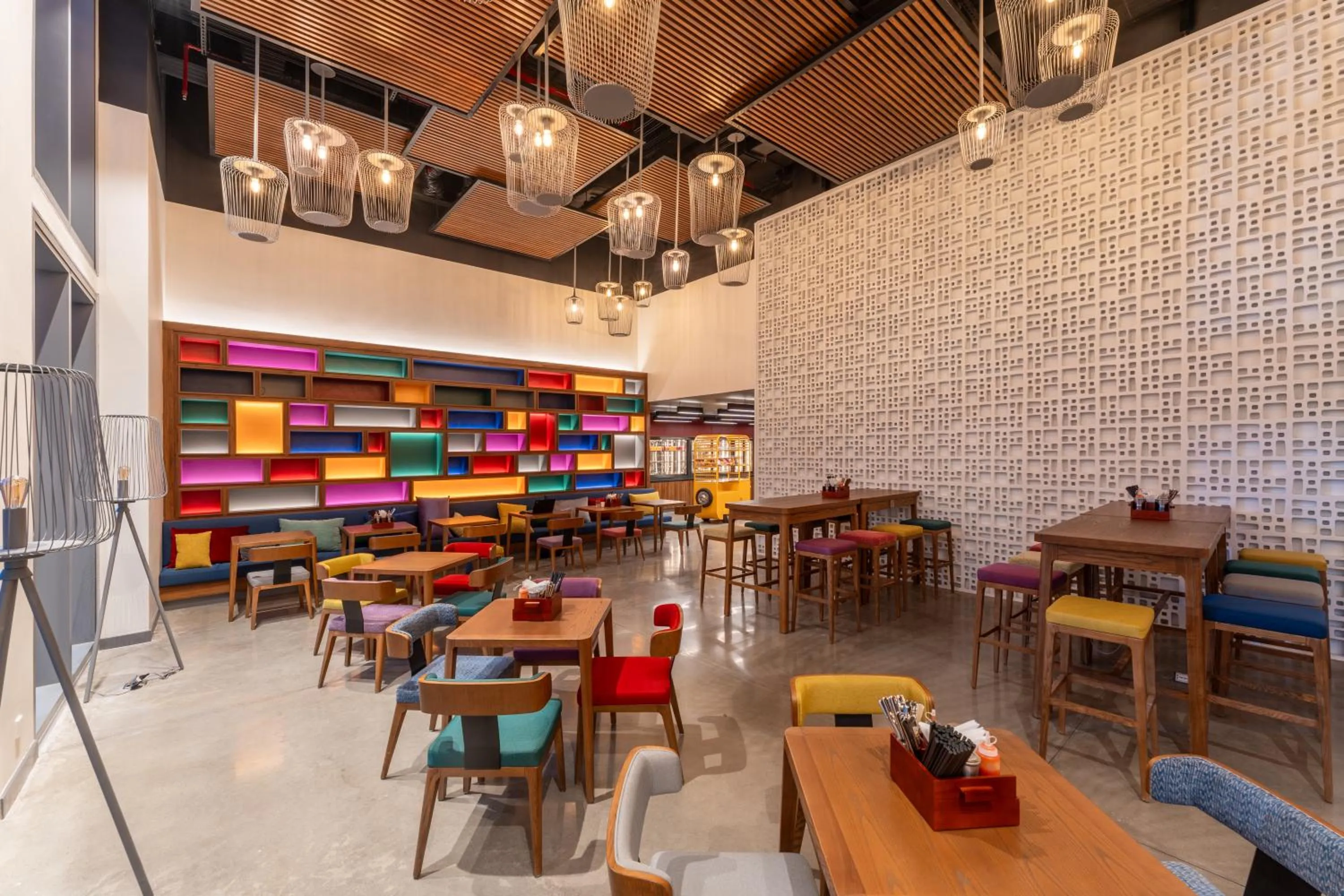 Restaurant/places to eat in Wink Tuy Hoa Beach, Unscripted by Hyatt