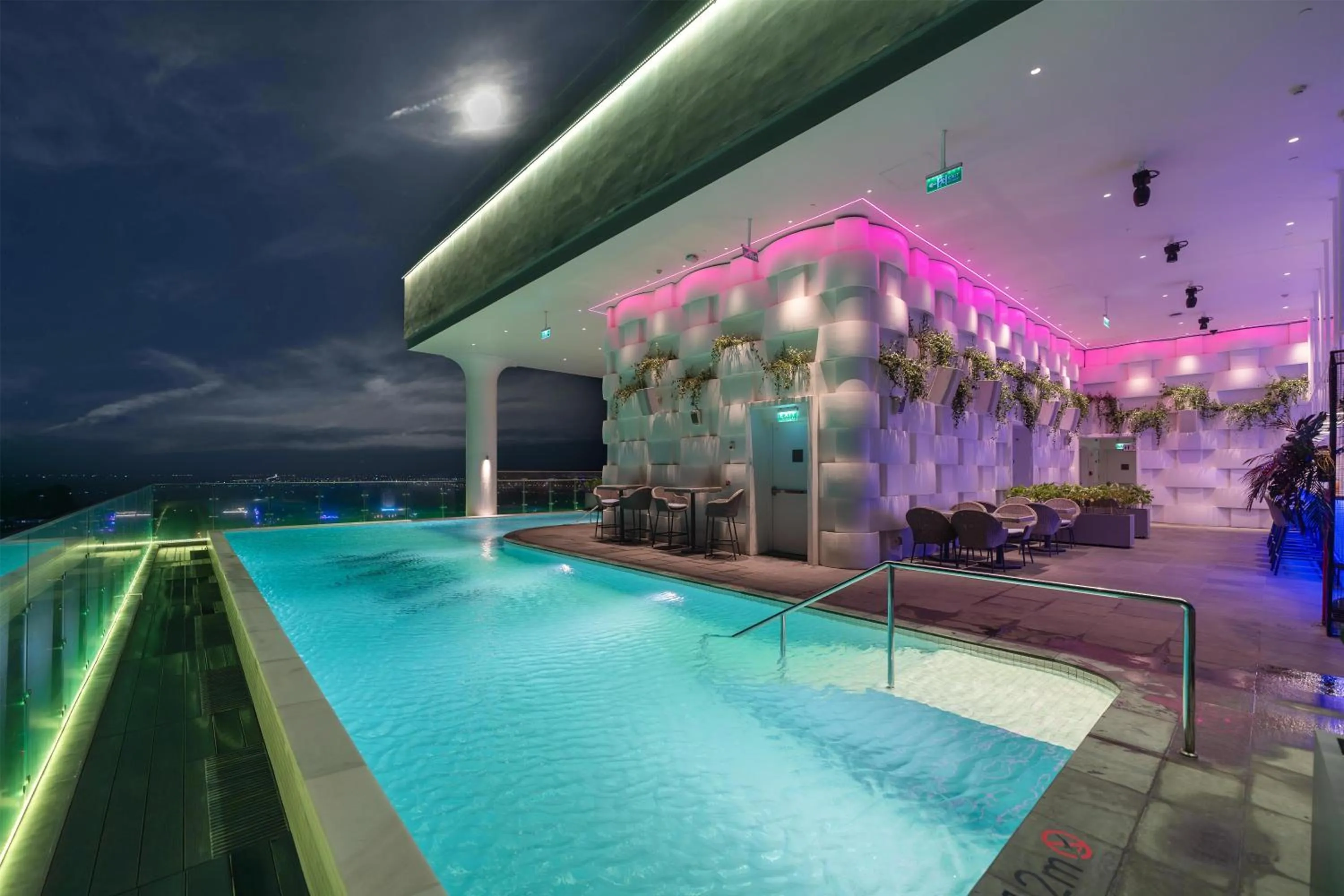 Lounge or bar in Wink Tuy Hoa Beach, Unscripted by Hyatt