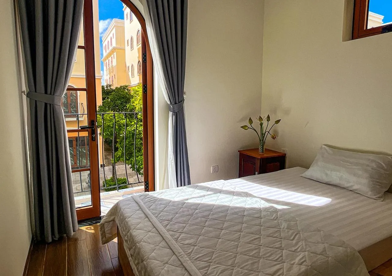 View (from property/room), Bed in Thuận Linh Coffee & Homestay