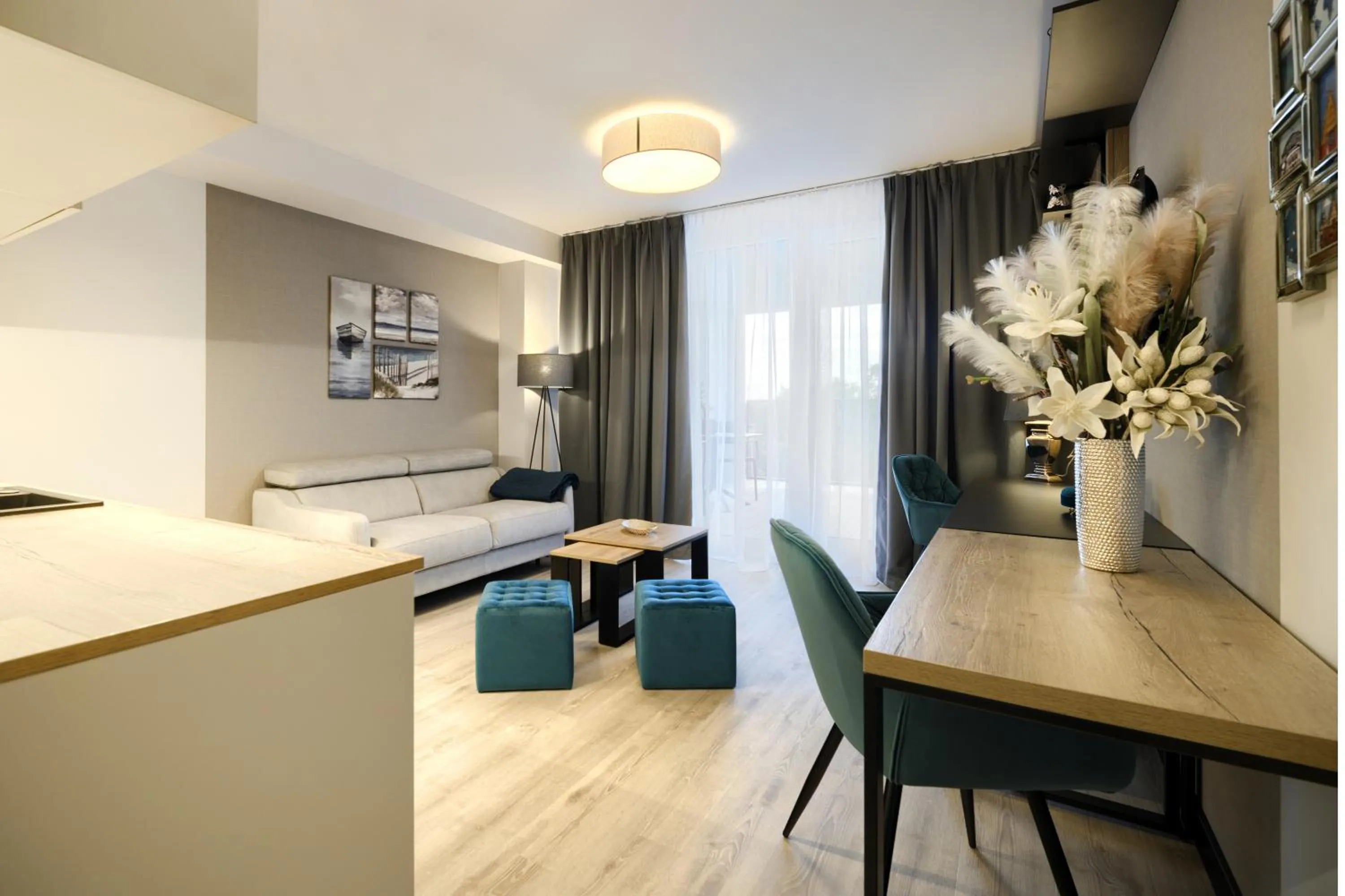 Apartment with Balcony in AboutArtApartments - Otyńska 4