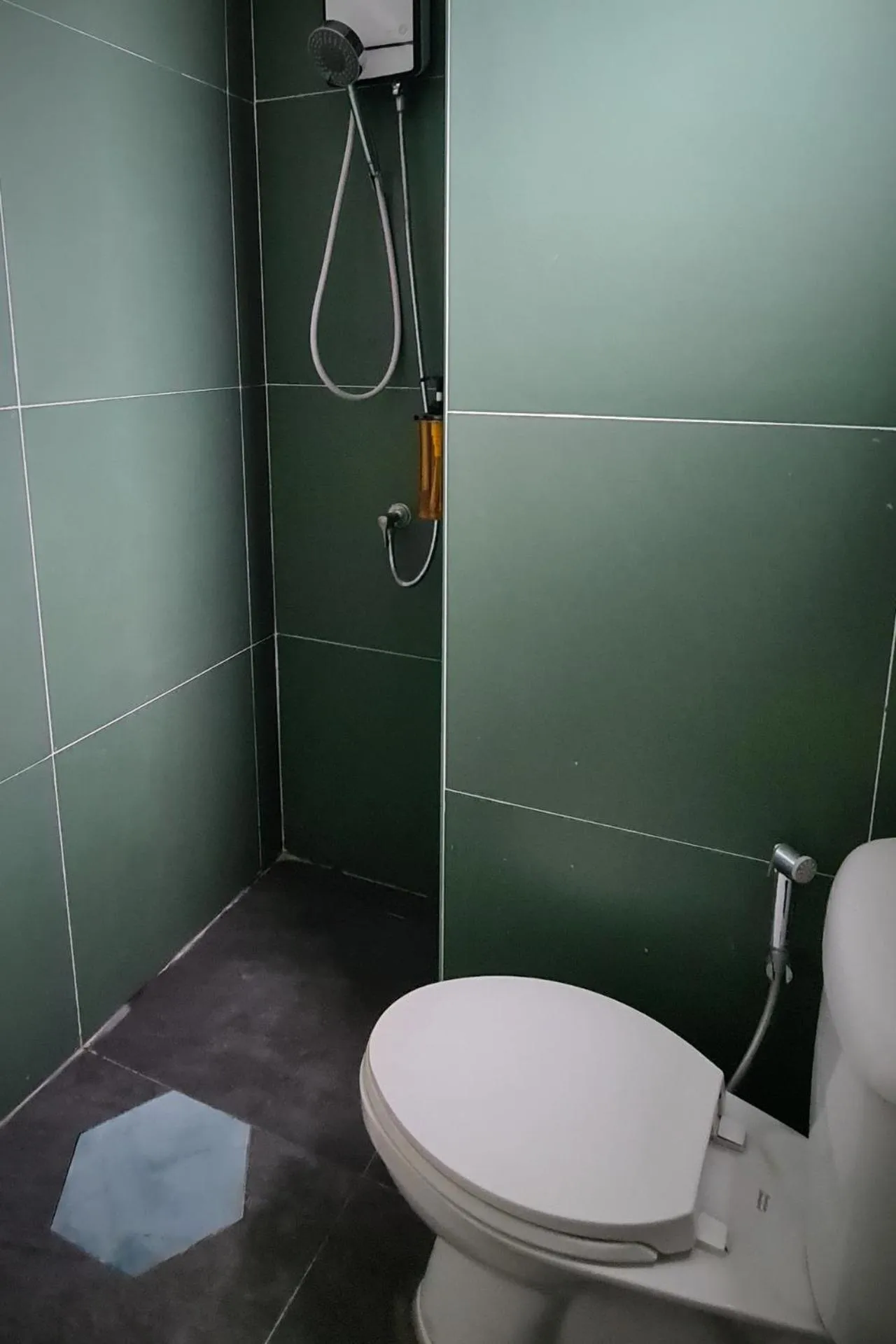 Bathroom in DonMueang station hotel