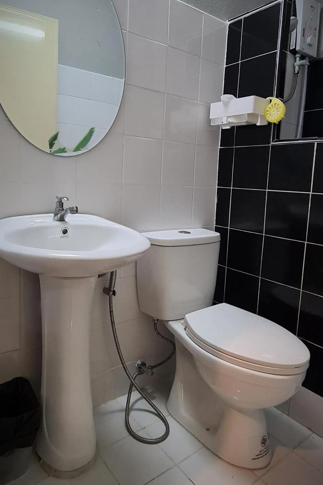 Bathroom in DonMueang station hotel