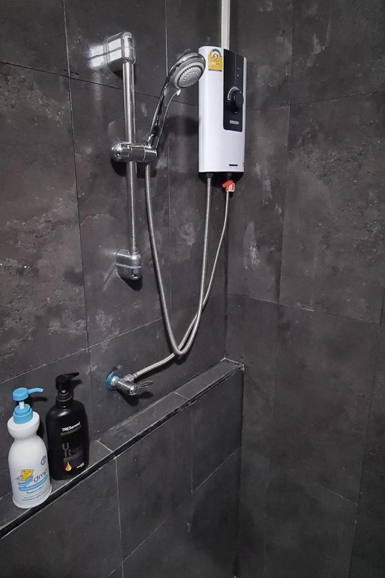 Bathroom in DonMueang station hotel