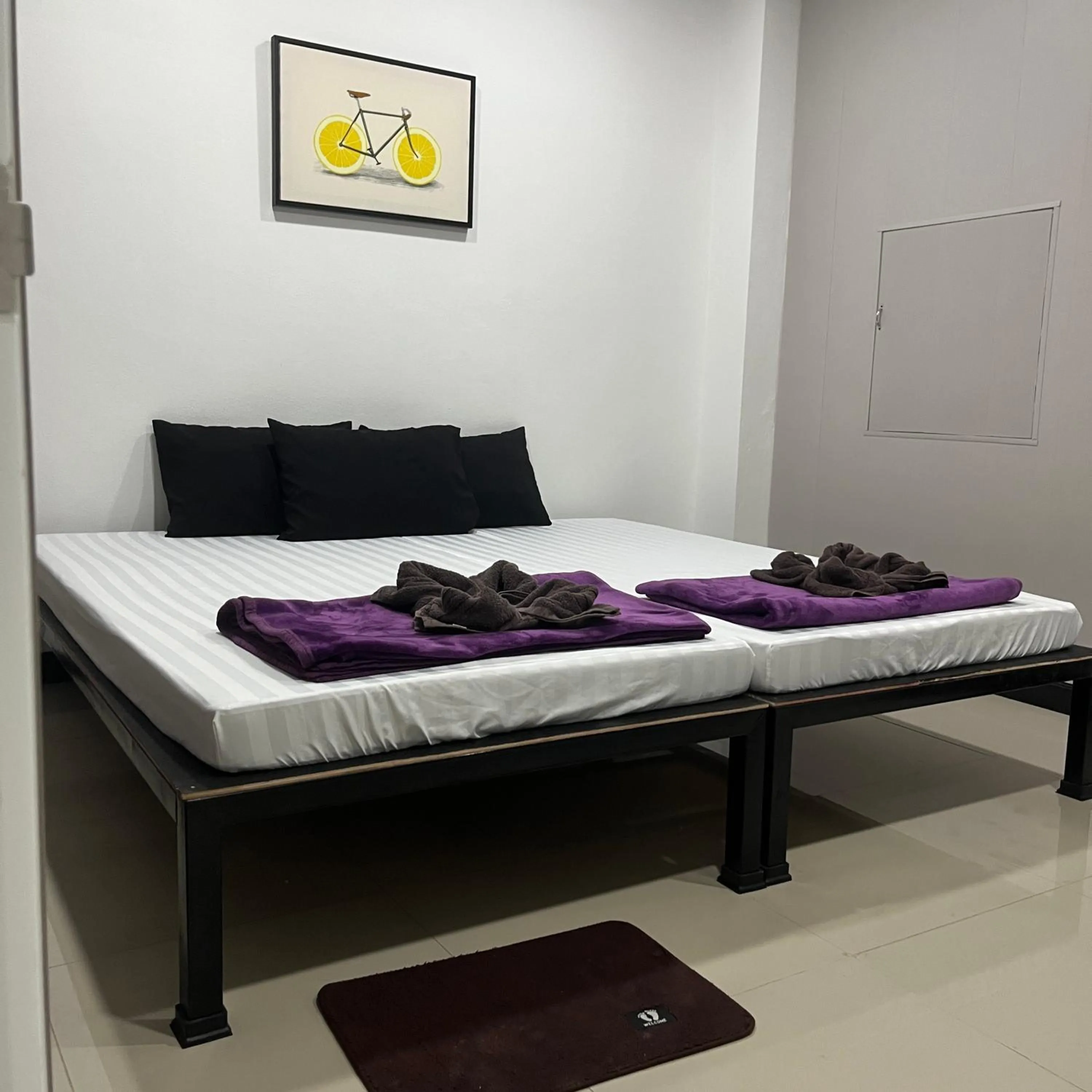 Bed in DonMueang station hotel