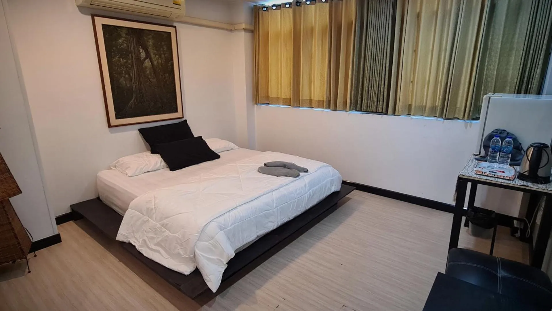 Bed in DonMueang station hotel