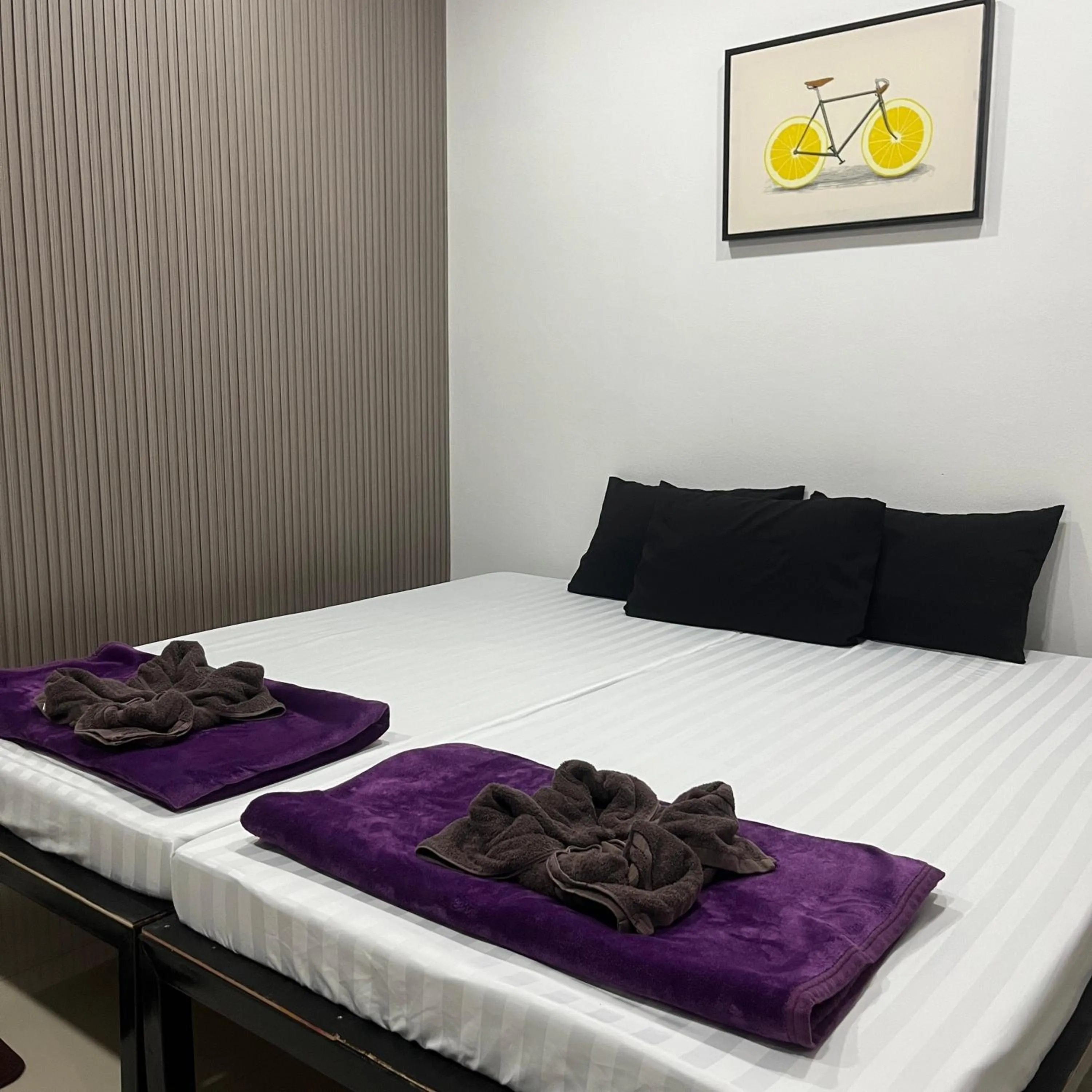 Bed in DonMueang station hotel