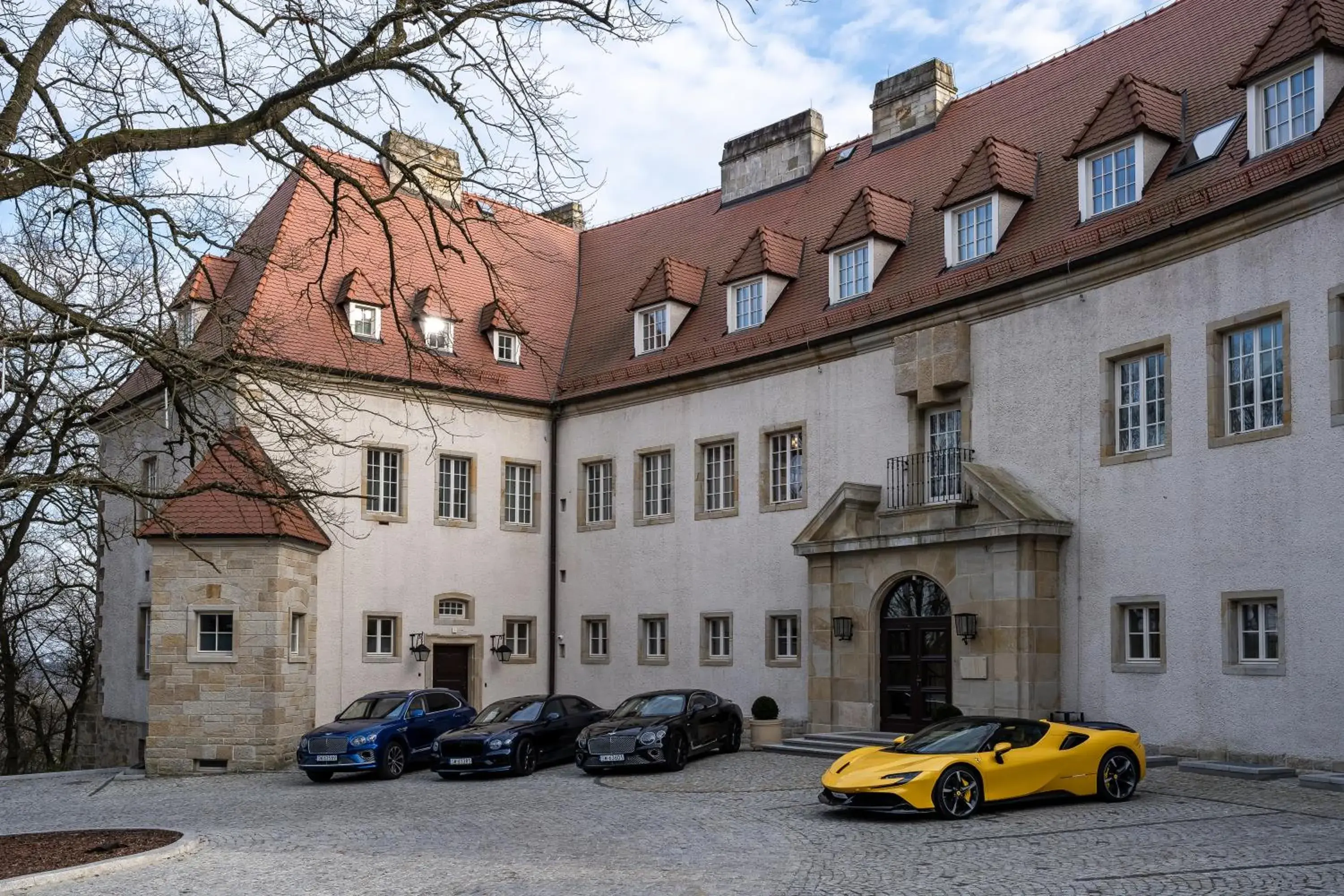 Property building in Zinar Castle Property building in Zinar Castle