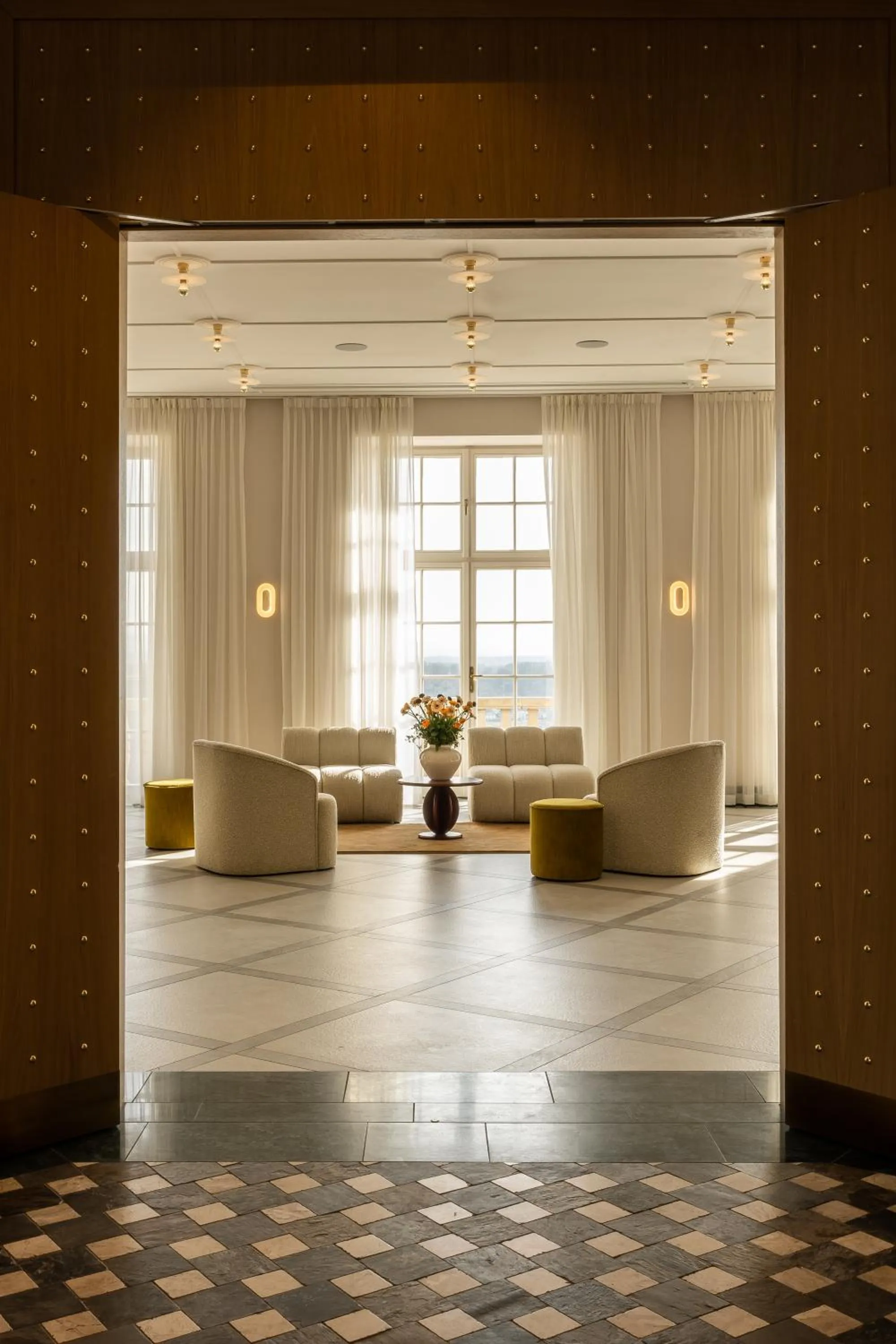 Property building in Zinar Castle