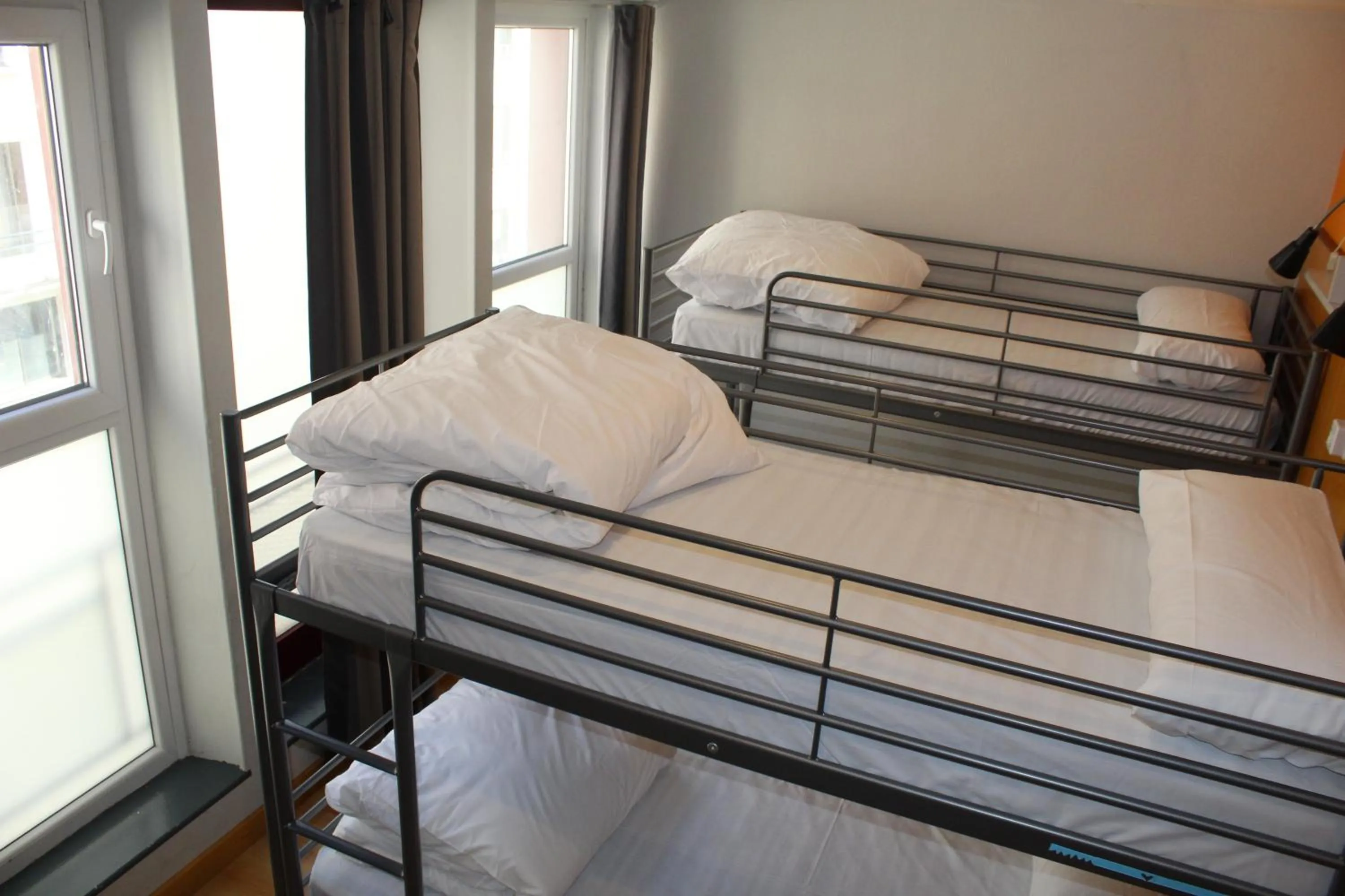 Bed in Mola! Hostel Burgos