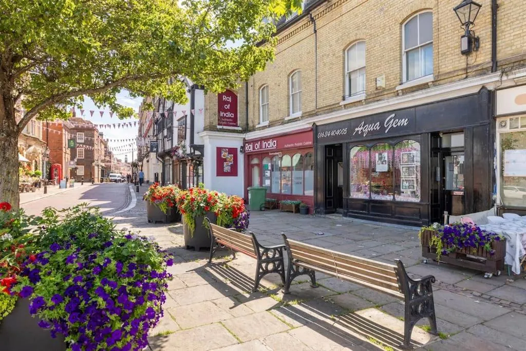 Neighbourhood in Castle Garden View