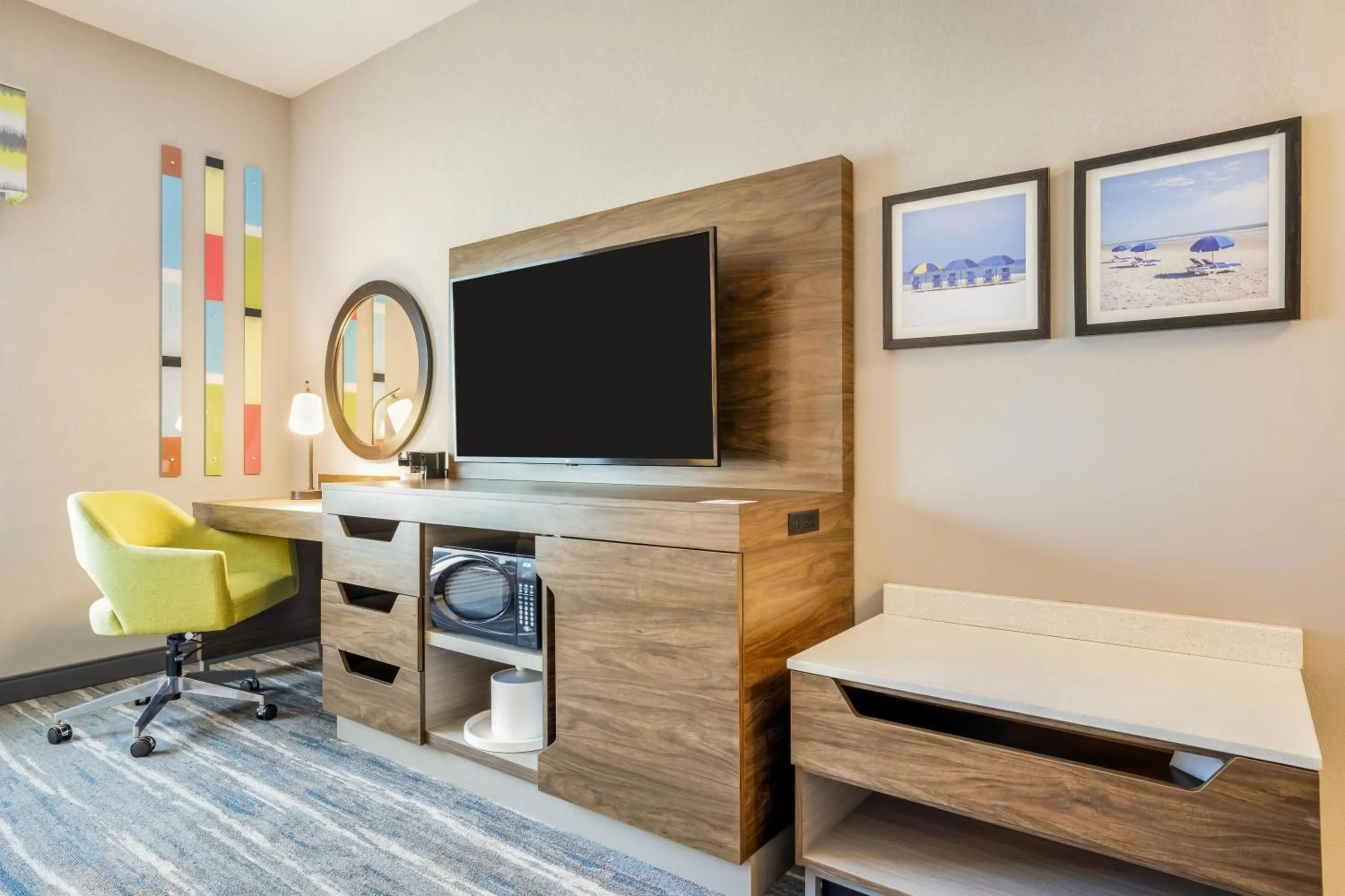 TV and multimedia in Hampton Inn Fort Myers Downtown