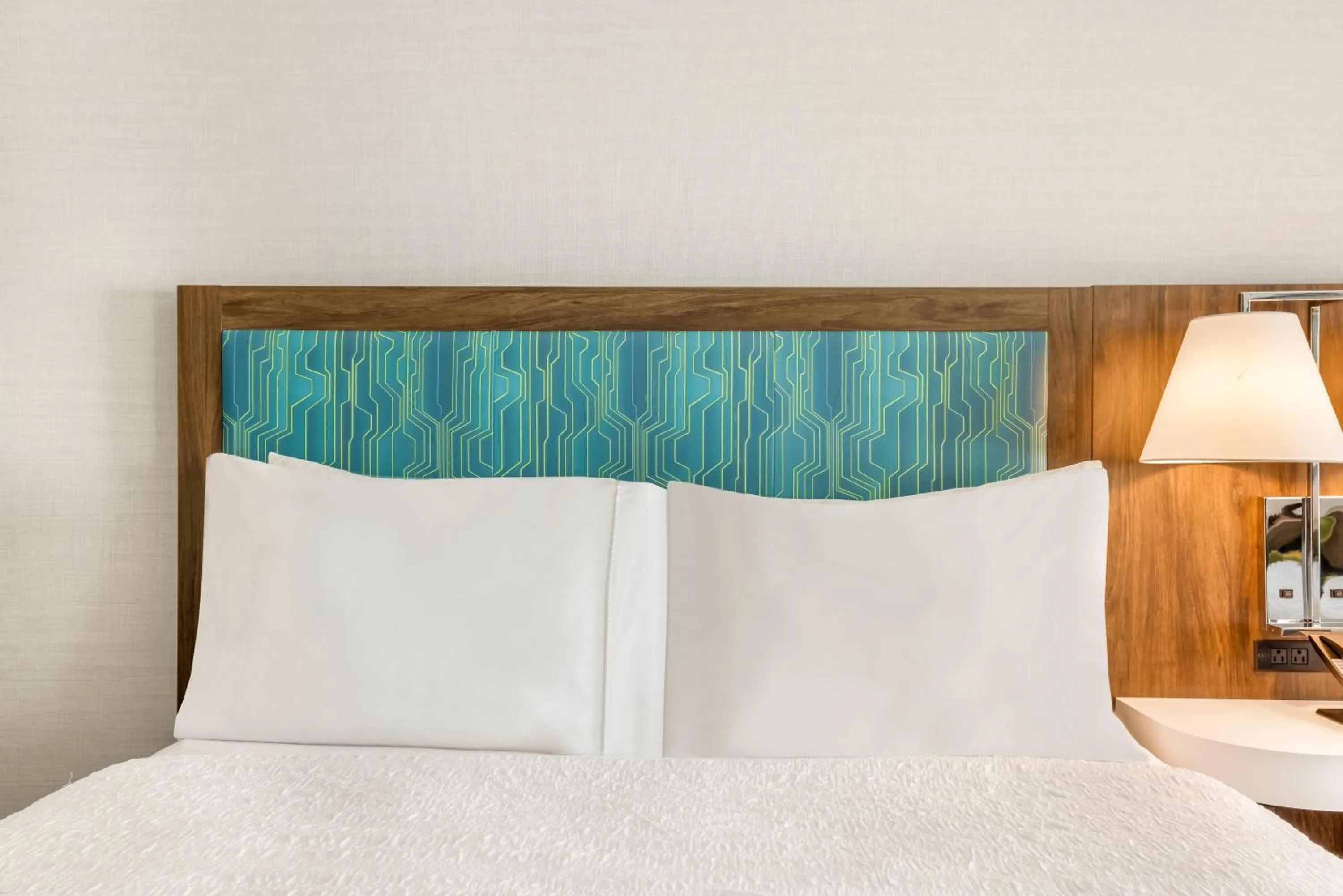 Bed in Hampton Inn Fort Myers Downtown